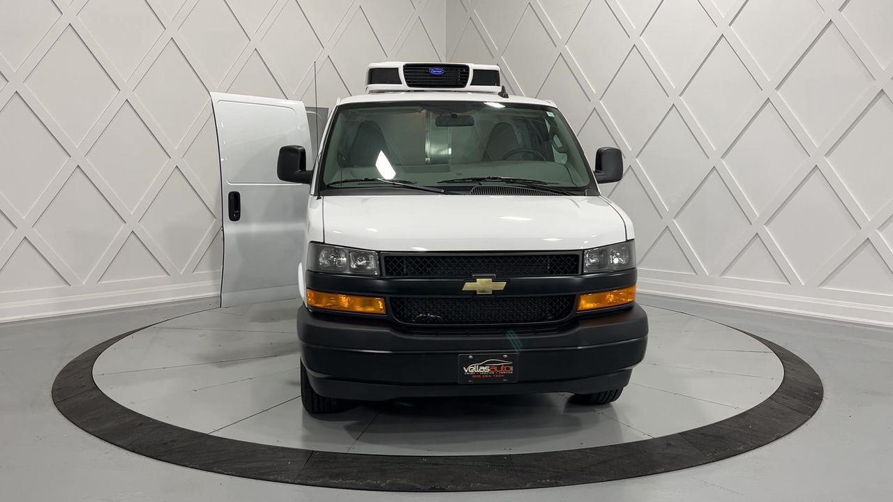 2022 Chevrolet Express  Photo2
