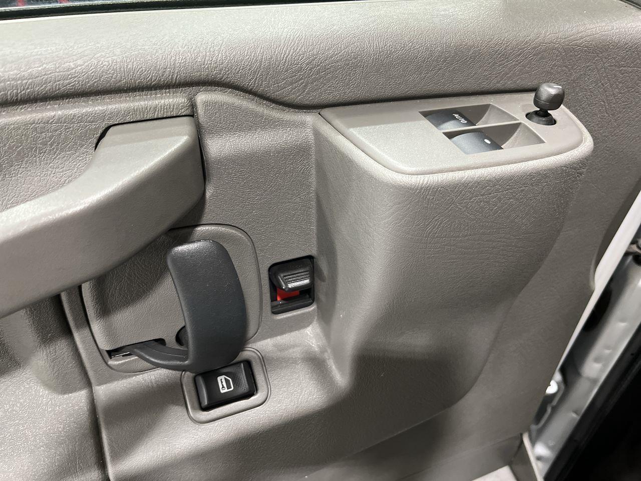 2022 Chevrolet Express  Photo