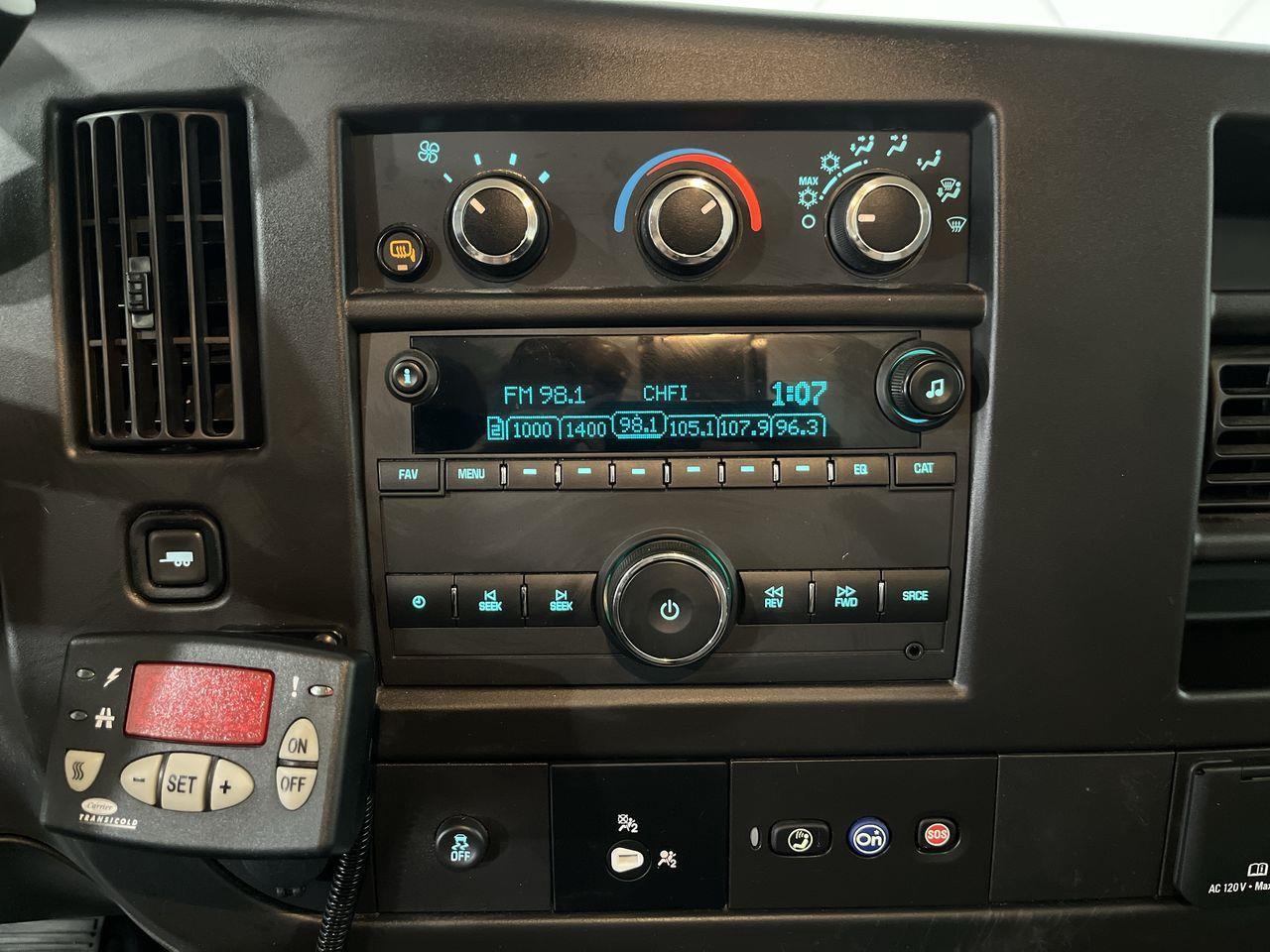 2022 Chevrolet Express  Photo