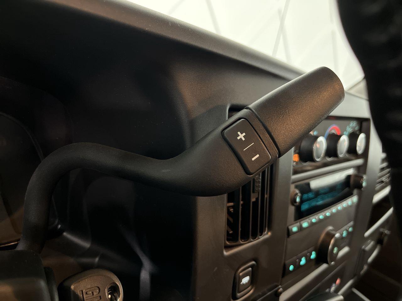 2022 Chevrolet Express  Photo