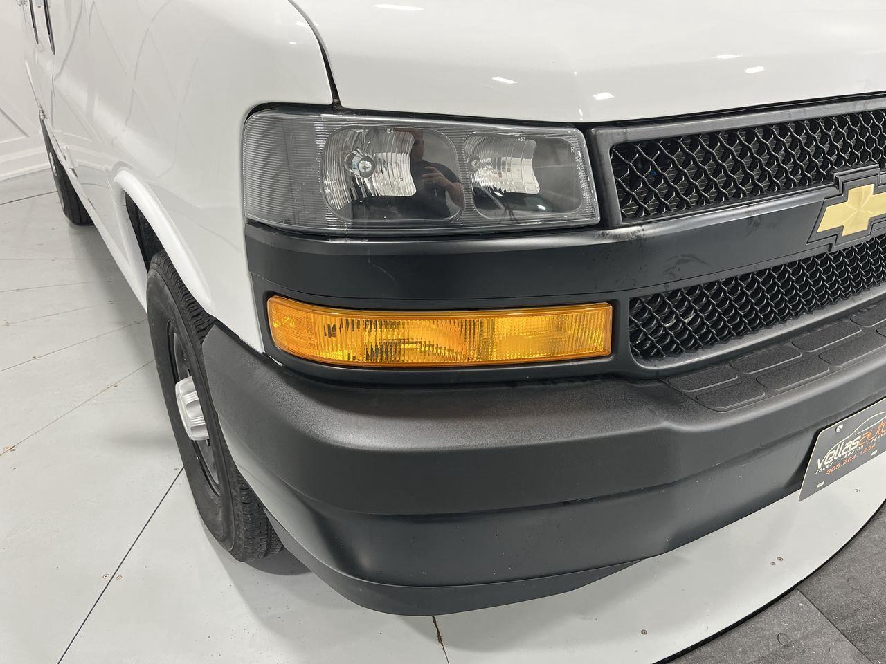 2022 Chevrolet Express  Photo