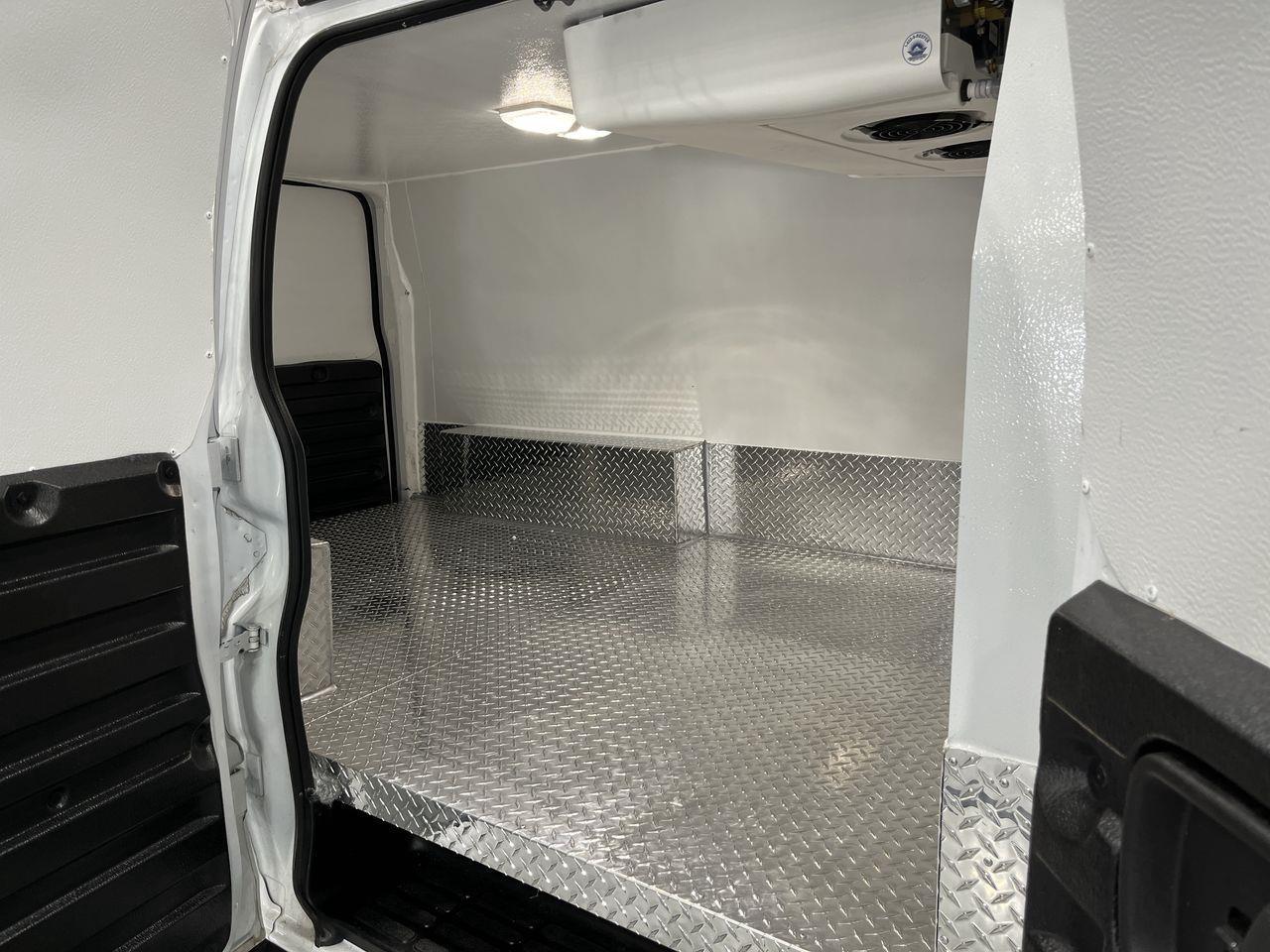 2022 Chevrolet Express  Photo