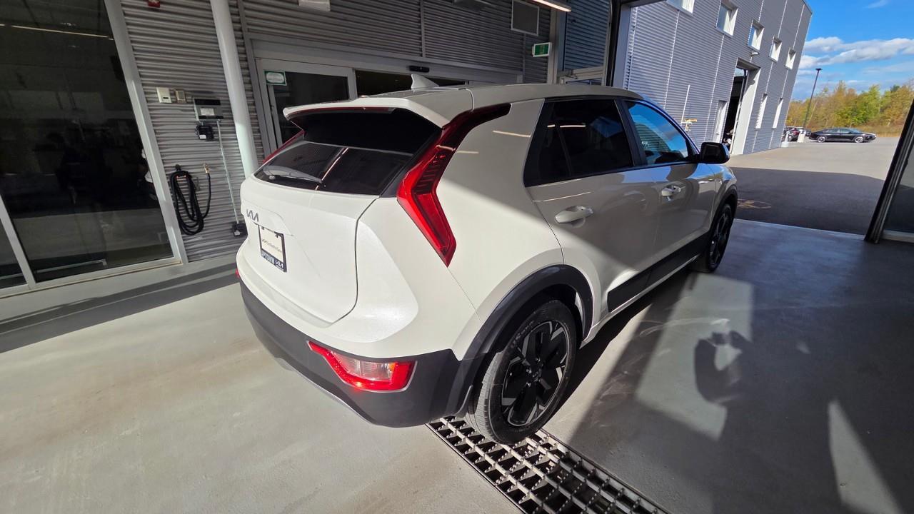 2023 Kia Niro EV Premium 4dr Front-Wheel Drive Sport Utility Photo4