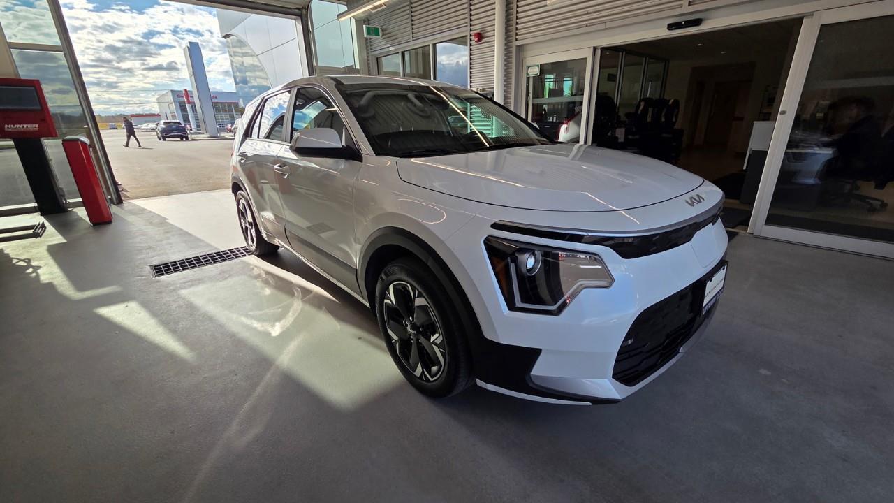 2023 Kia Niro EV Premium 4dr Front-Wheel Drive Sport Utility Photo
