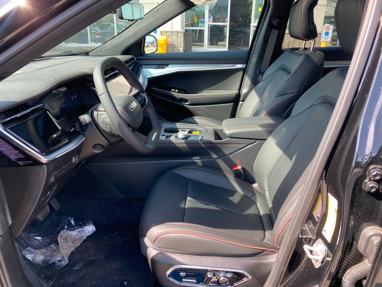 2025 Jeep Wagoneer S Base 4dr 4x4 Photo4