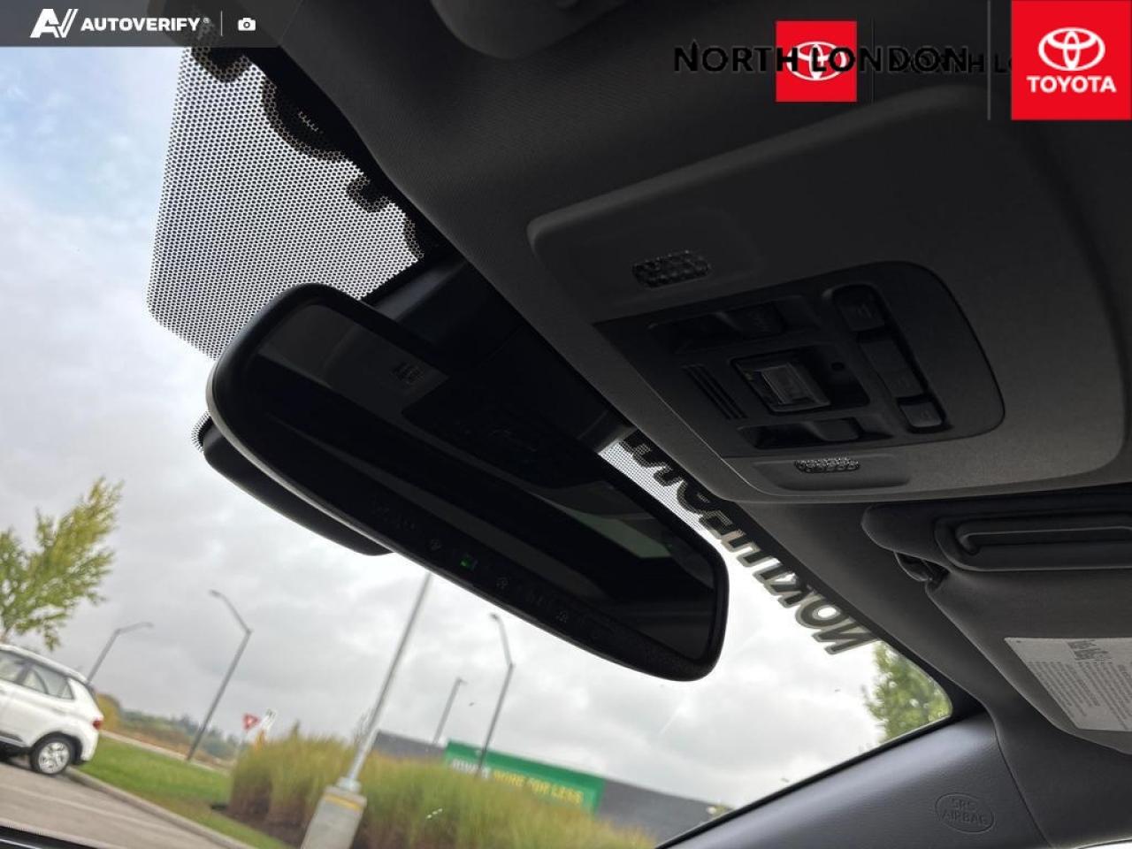 2023 Toyota Camry Hybrid XSE 4dr Sedan Photo