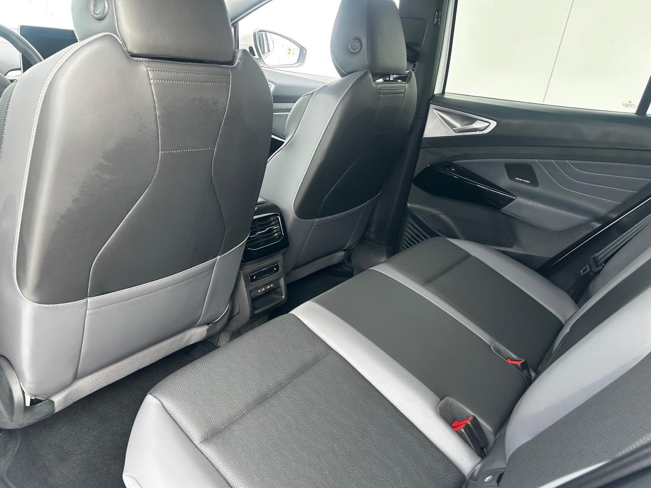 2025 Volkswagen ID.4 Pro S 4dr All-Wheel Drive Photo