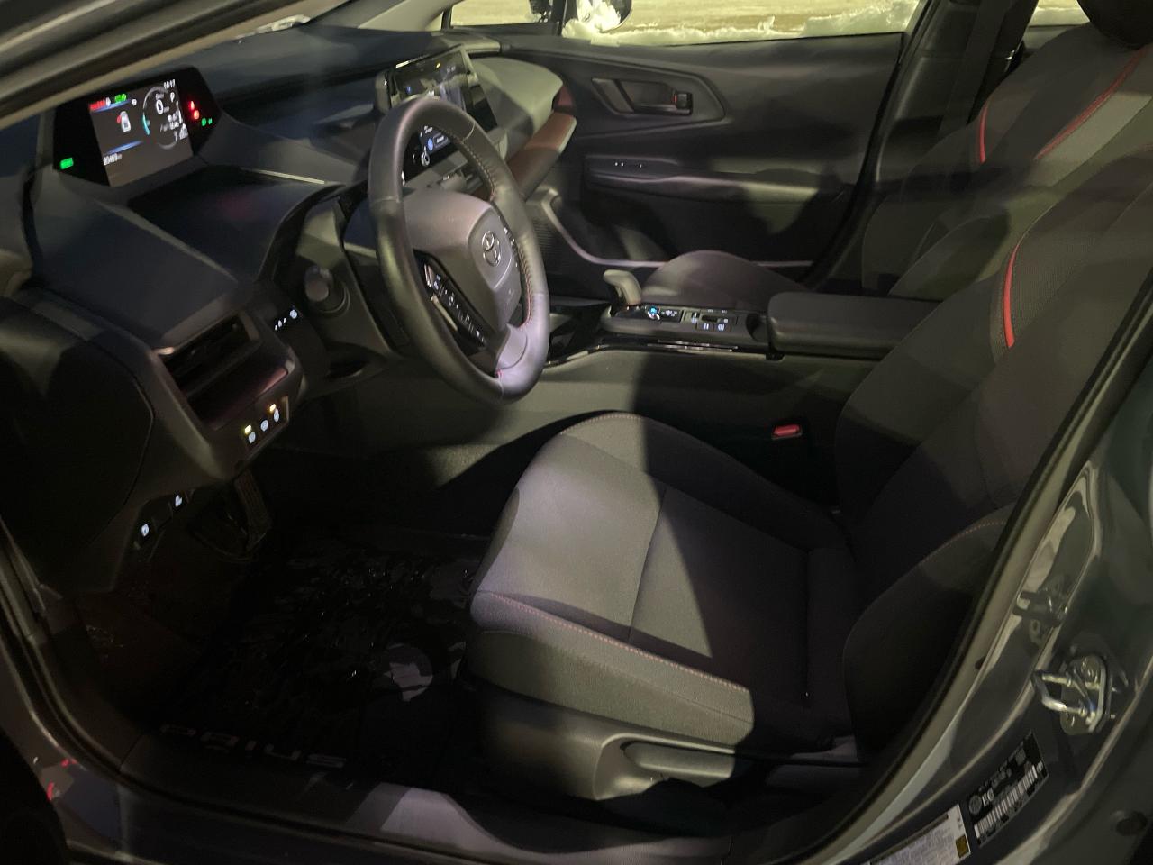 2024 Toyota Prius Prime SE 5dr Hatchback Photo