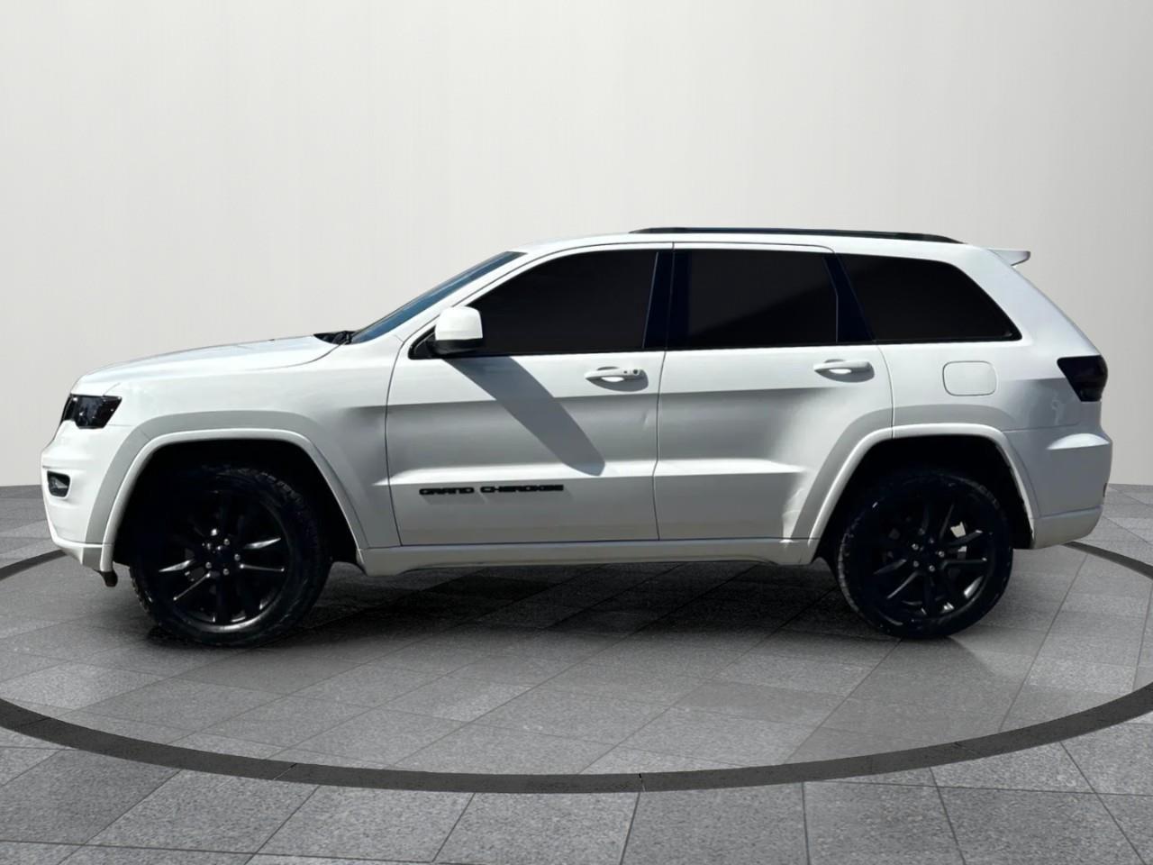 2021 Jeep Grand Cherokee Laredo 4dr 4x4 Photo