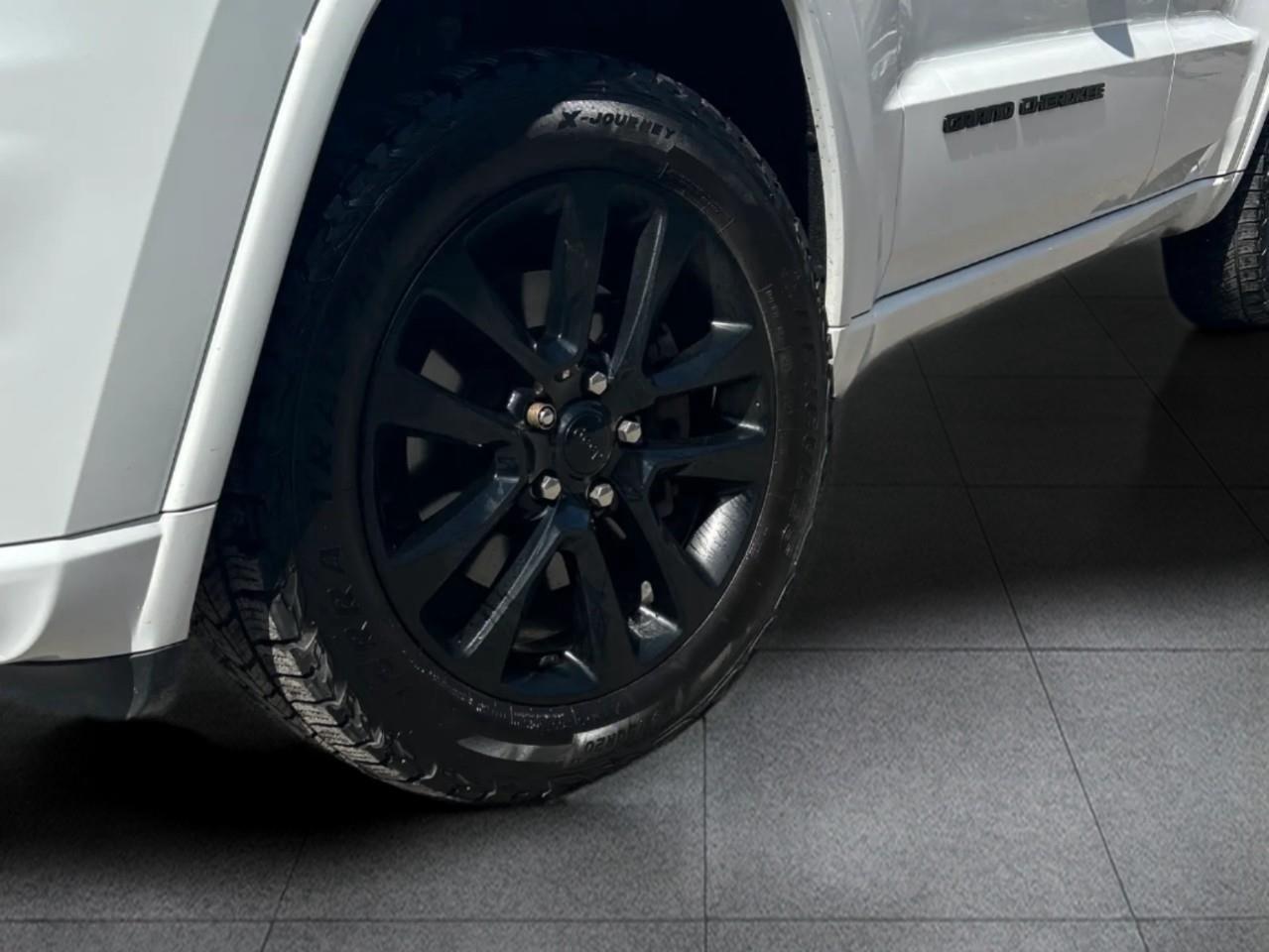 2021 Jeep Grand Cherokee Laredo 4dr 4x4 Photo