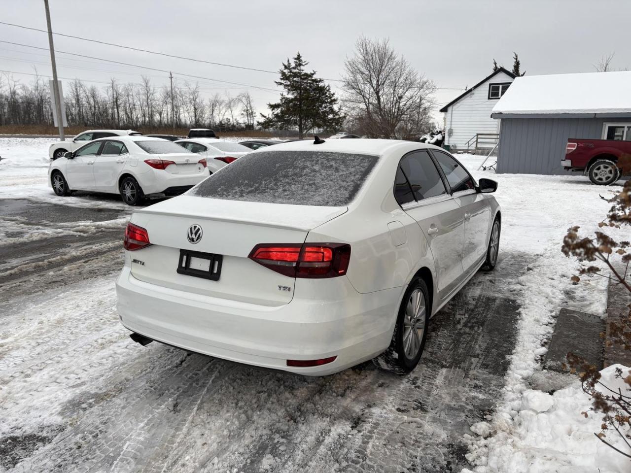 2017 Volkswagen Jetta Wolfburg Edition (A6) 4dr Sedan Photo4