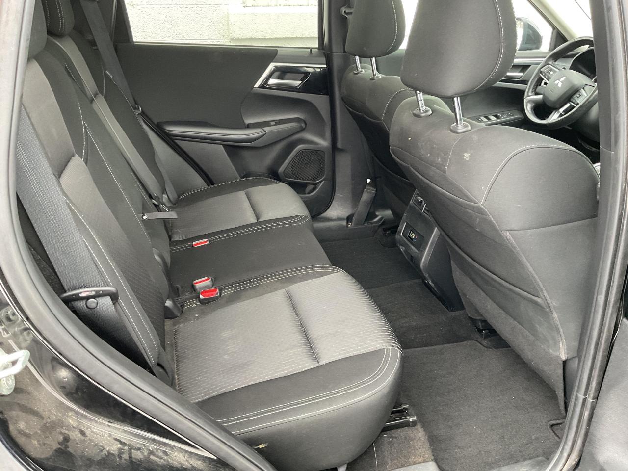 2023 Mitsubishi Outlander  Photo