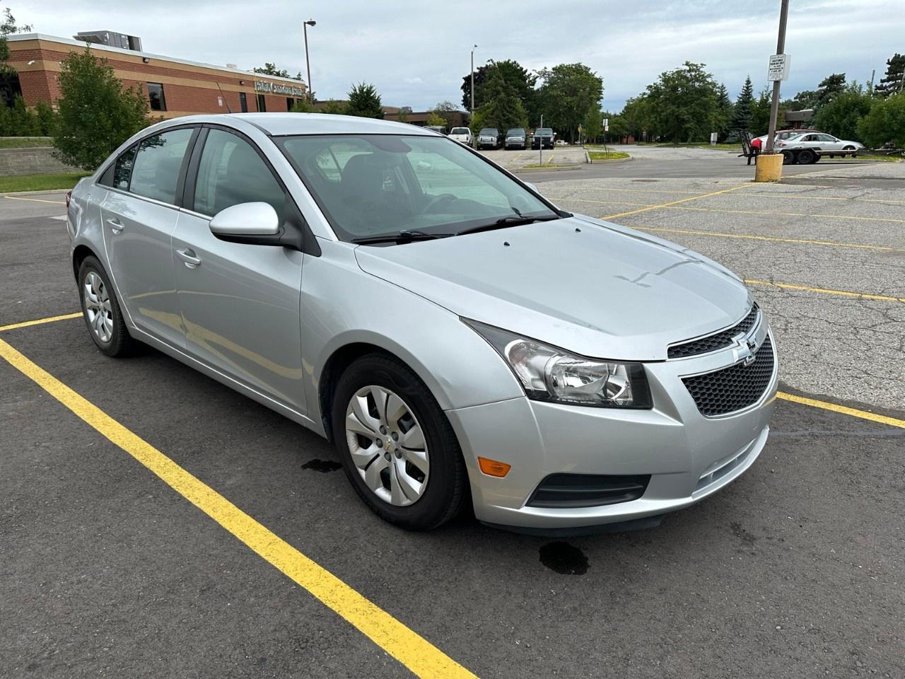 2014 Chevrolet Cruze 4dr Sdn 1LT Photo