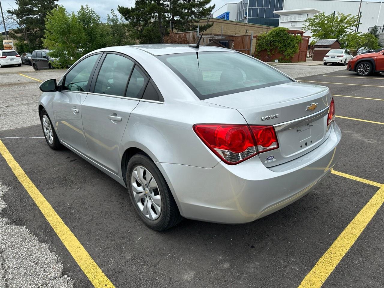 2014 Chevrolet Cruze 4dr Sdn 1LT Photo