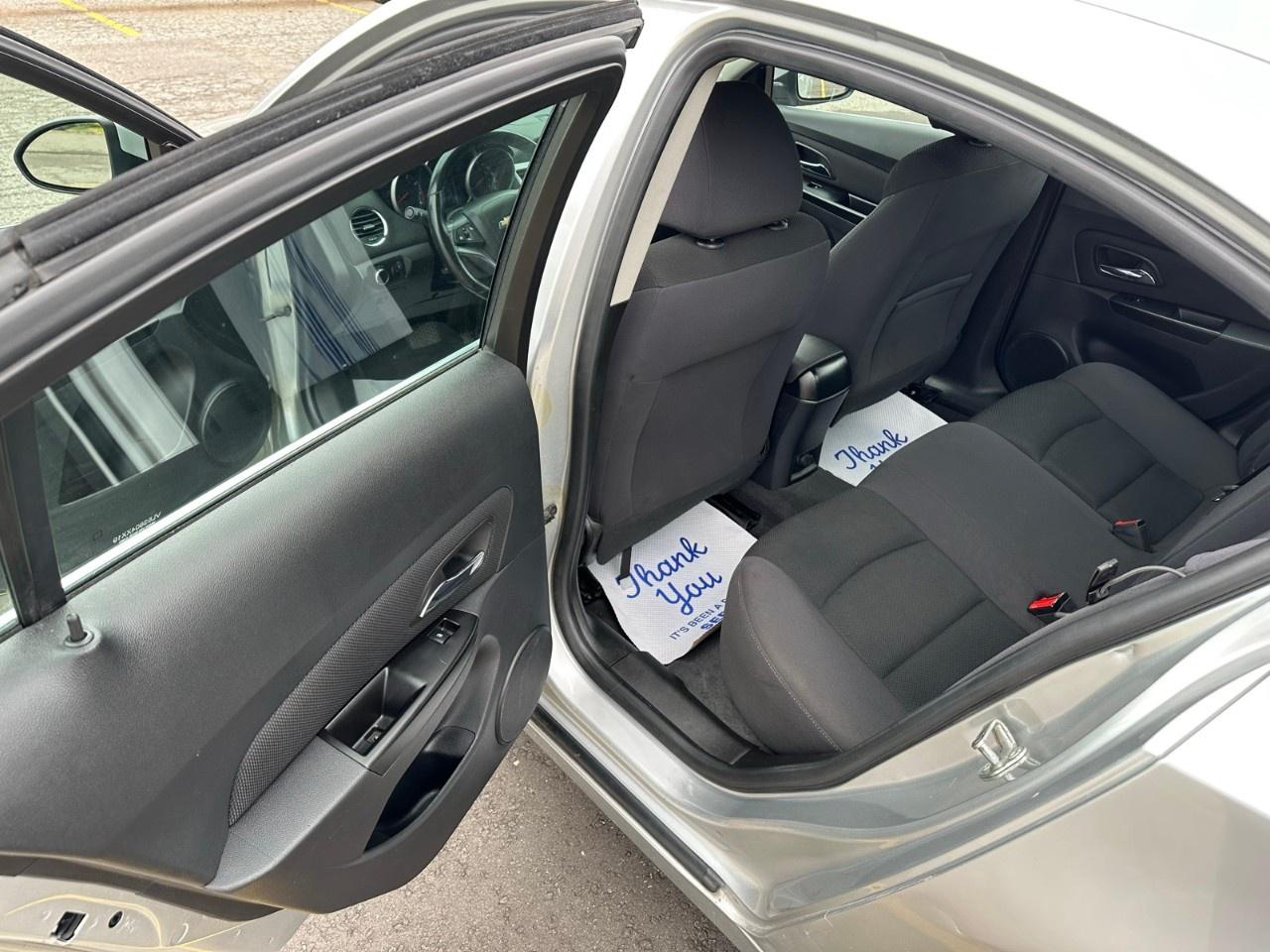 2014 Chevrolet Cruze 4dr Sdn 1LT Photo