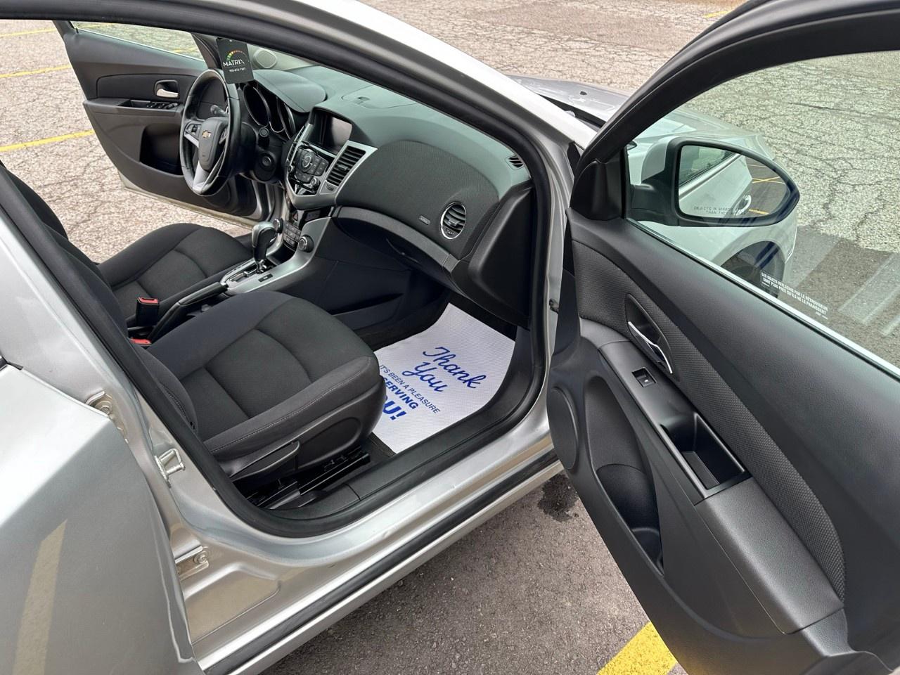 2014 Chevrolet Cruze 4dr Sdn 1LT Photo