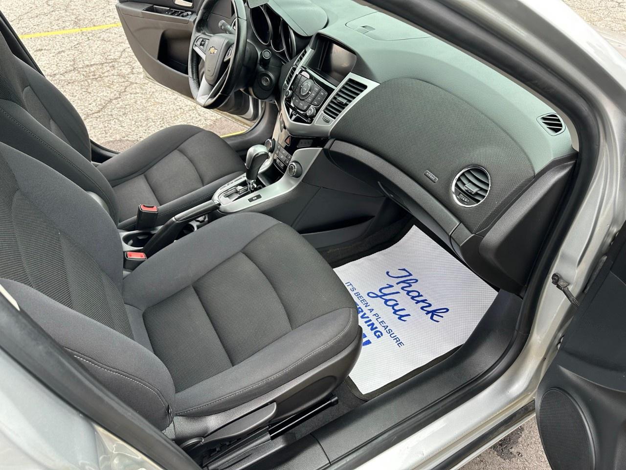 2014 Chevrolet Cruze 4dr Sdn 1LT Photo