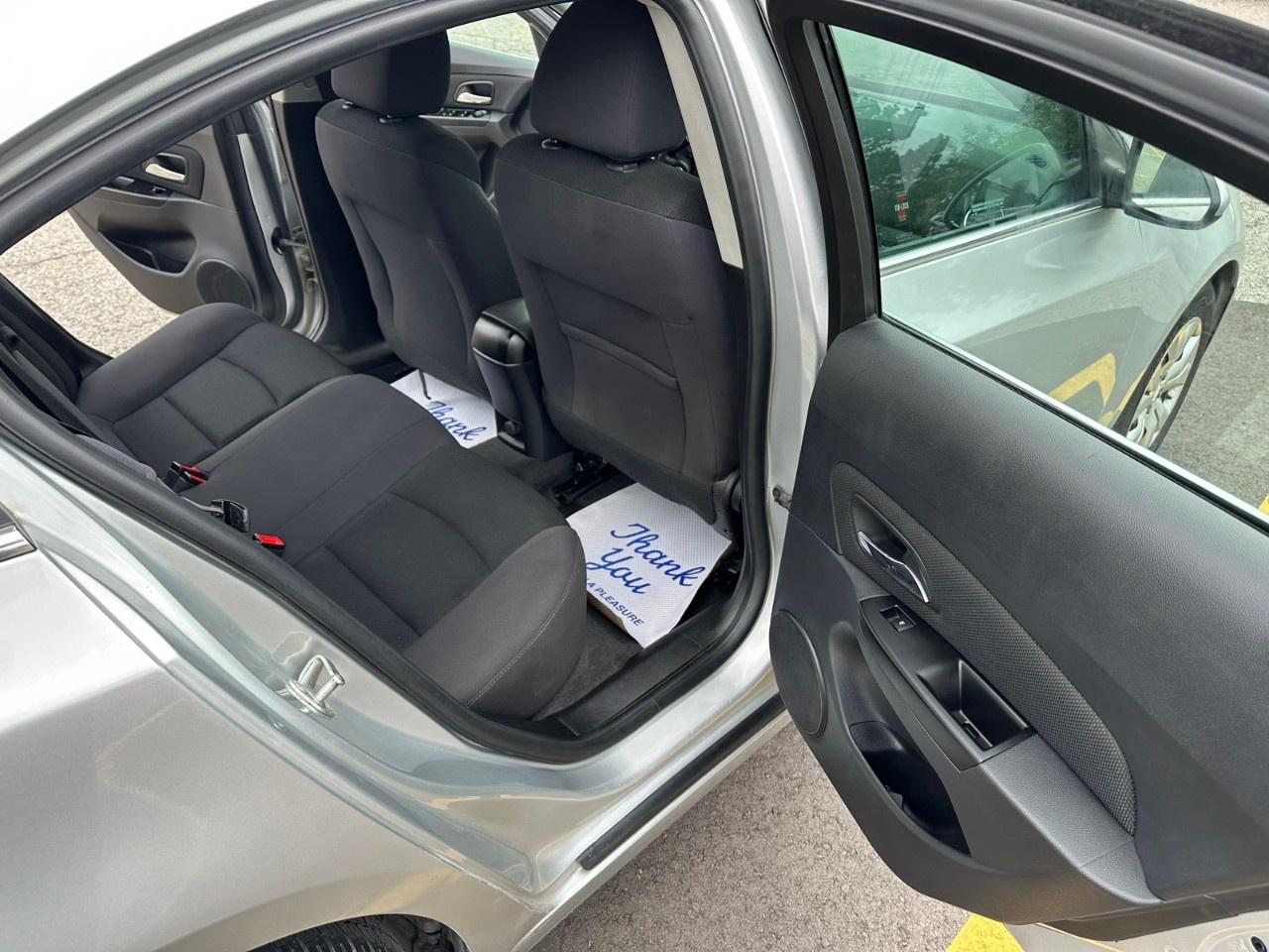 2014 Chevrolet Cruze 4dr Sdn 1LT Photo