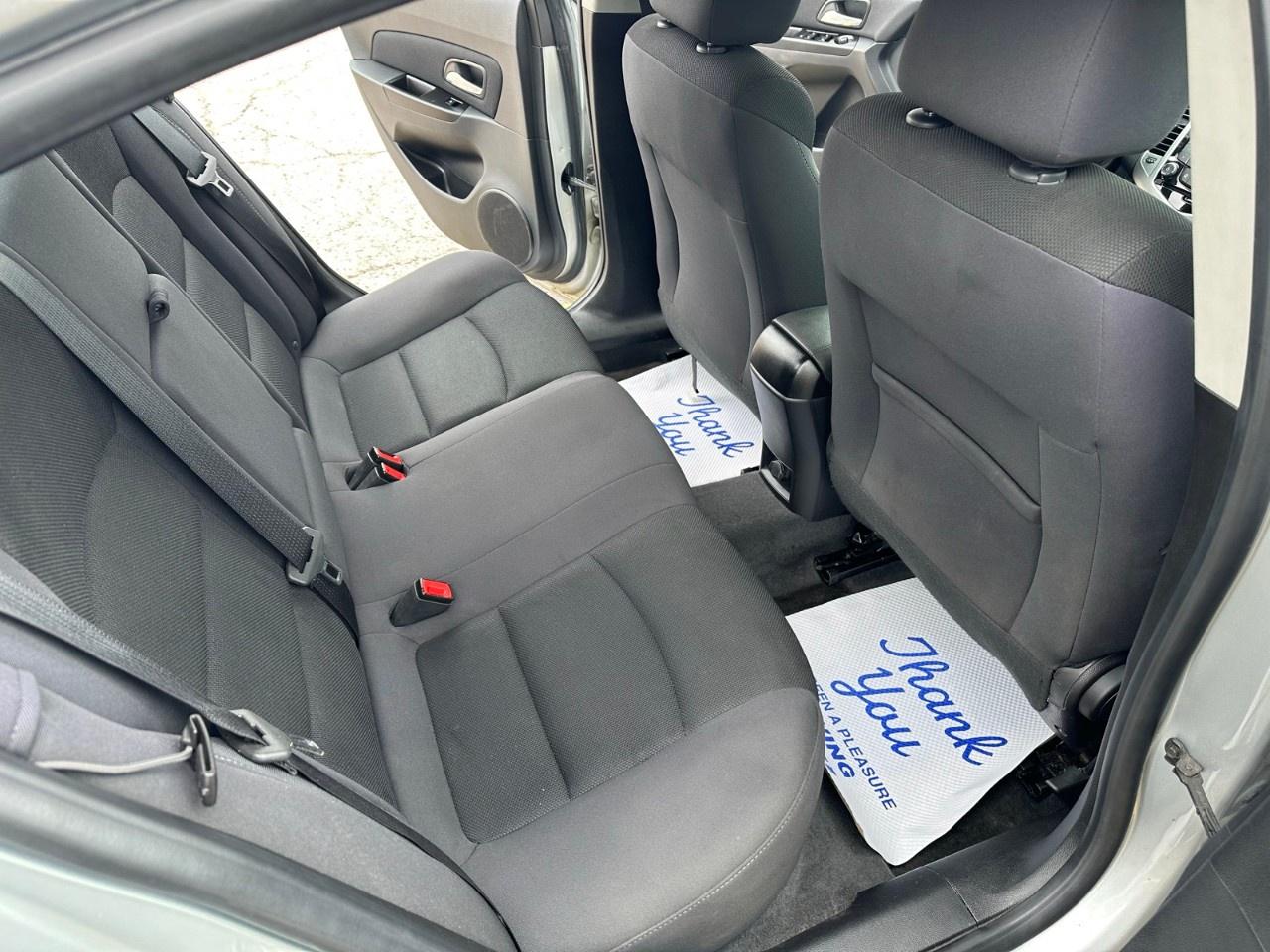 2014 Chevrolet Cruze 4dr Sdn 1LT Photo