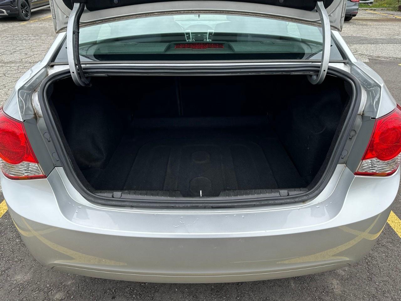 2014 Chevrolet Cruze 4dr Sdn 1LT Photo