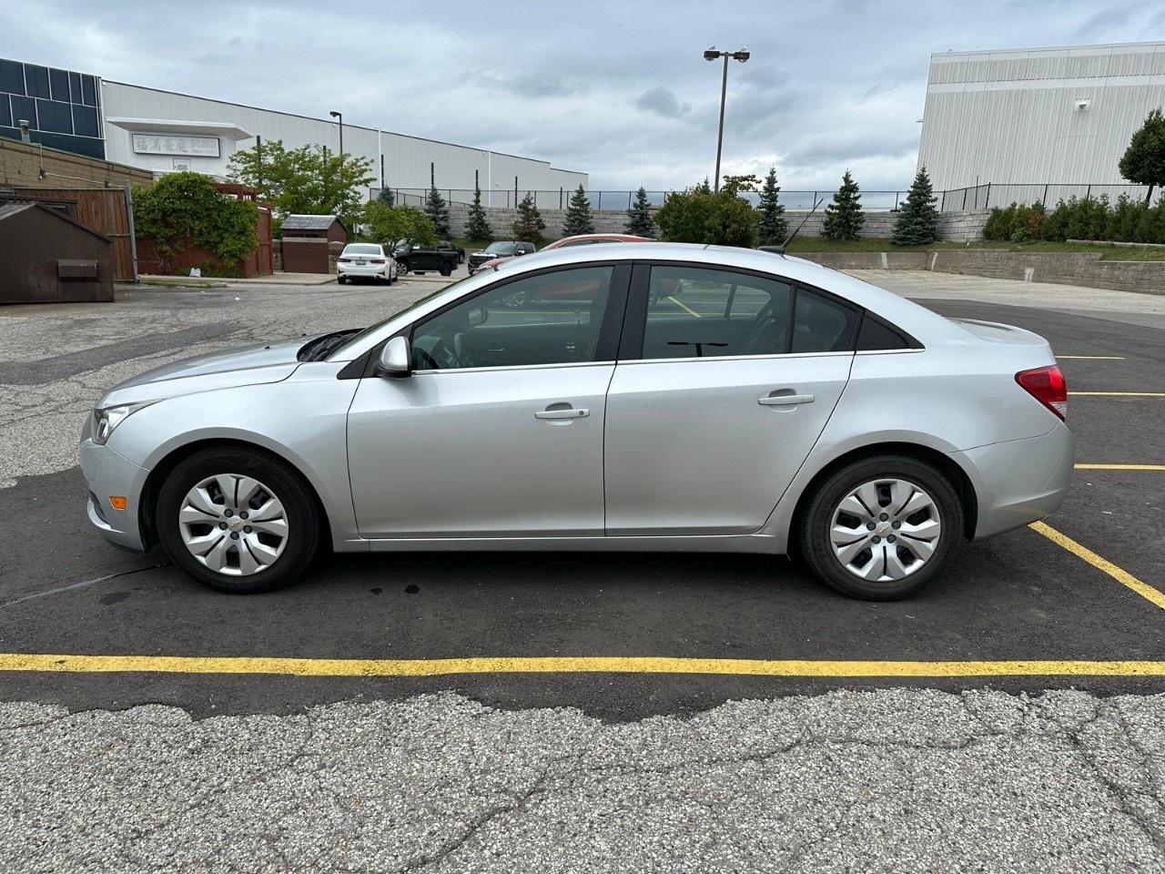 2014 Chevrolet Cruze 4dr Sdn 1LT Photo3
