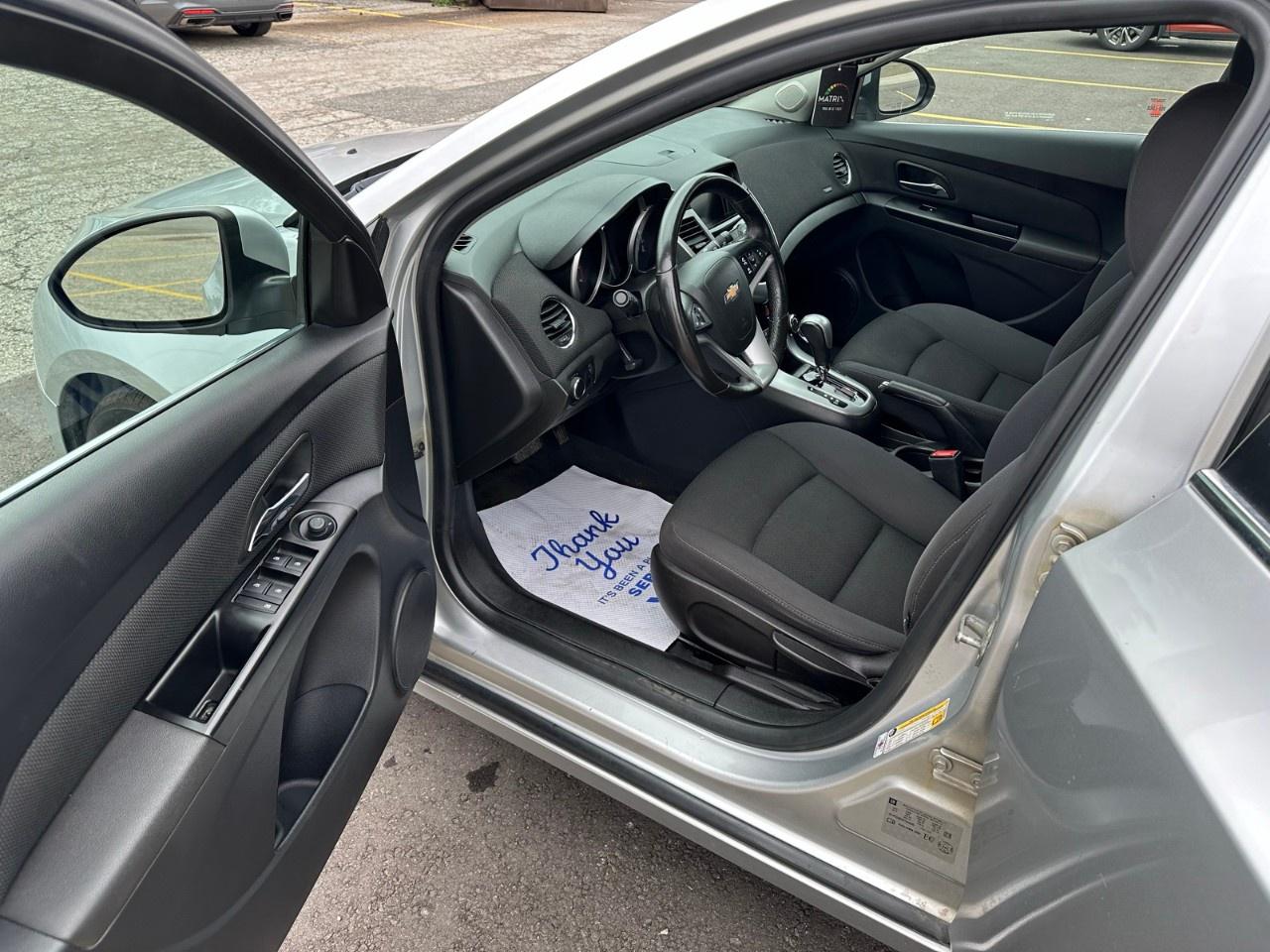 2014 Chevrolet Cruze 4dr Sdn 1LT Photo