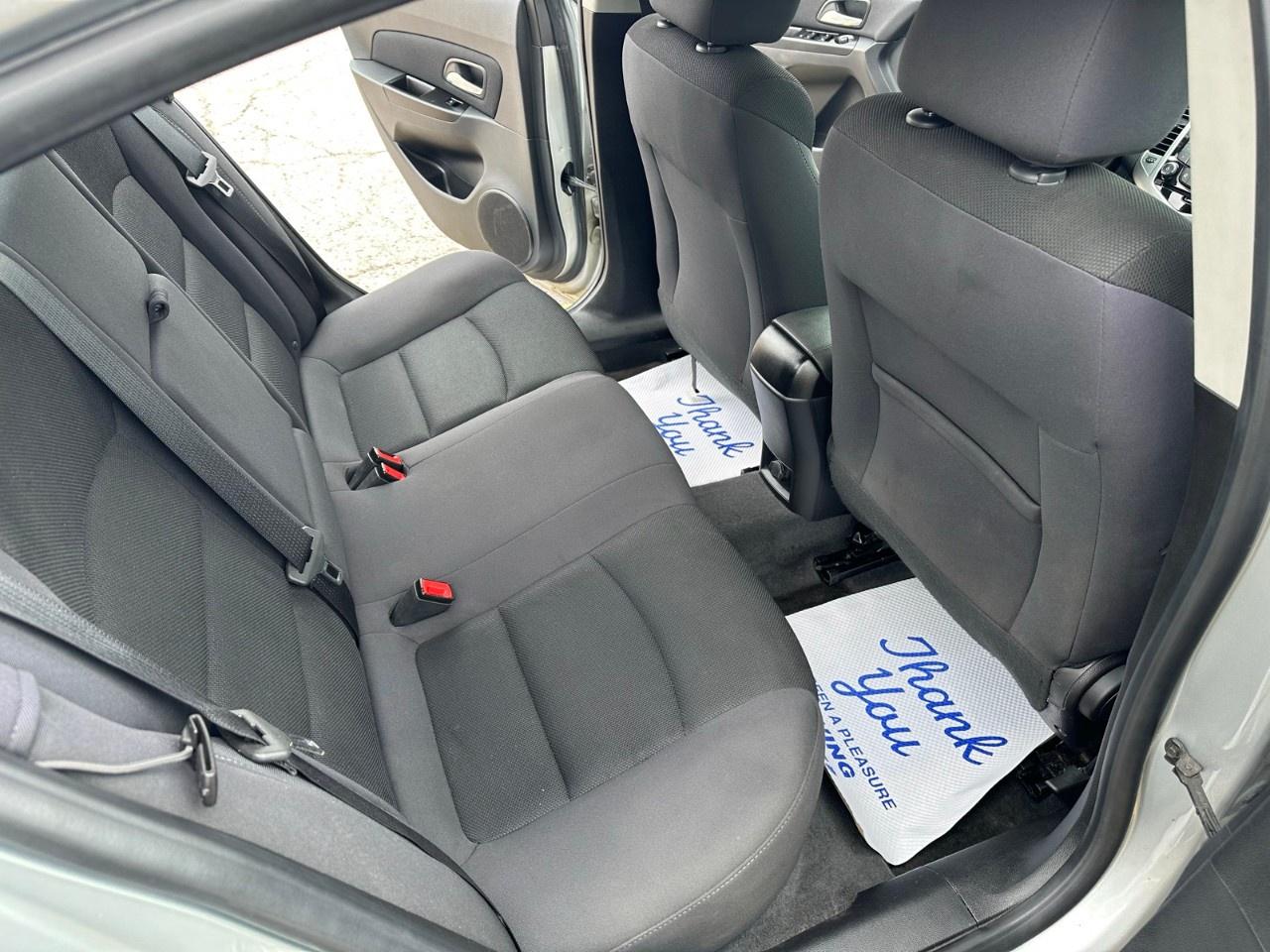 2014 Chevrolet Cruze 4dr Sdn 1LT Photo