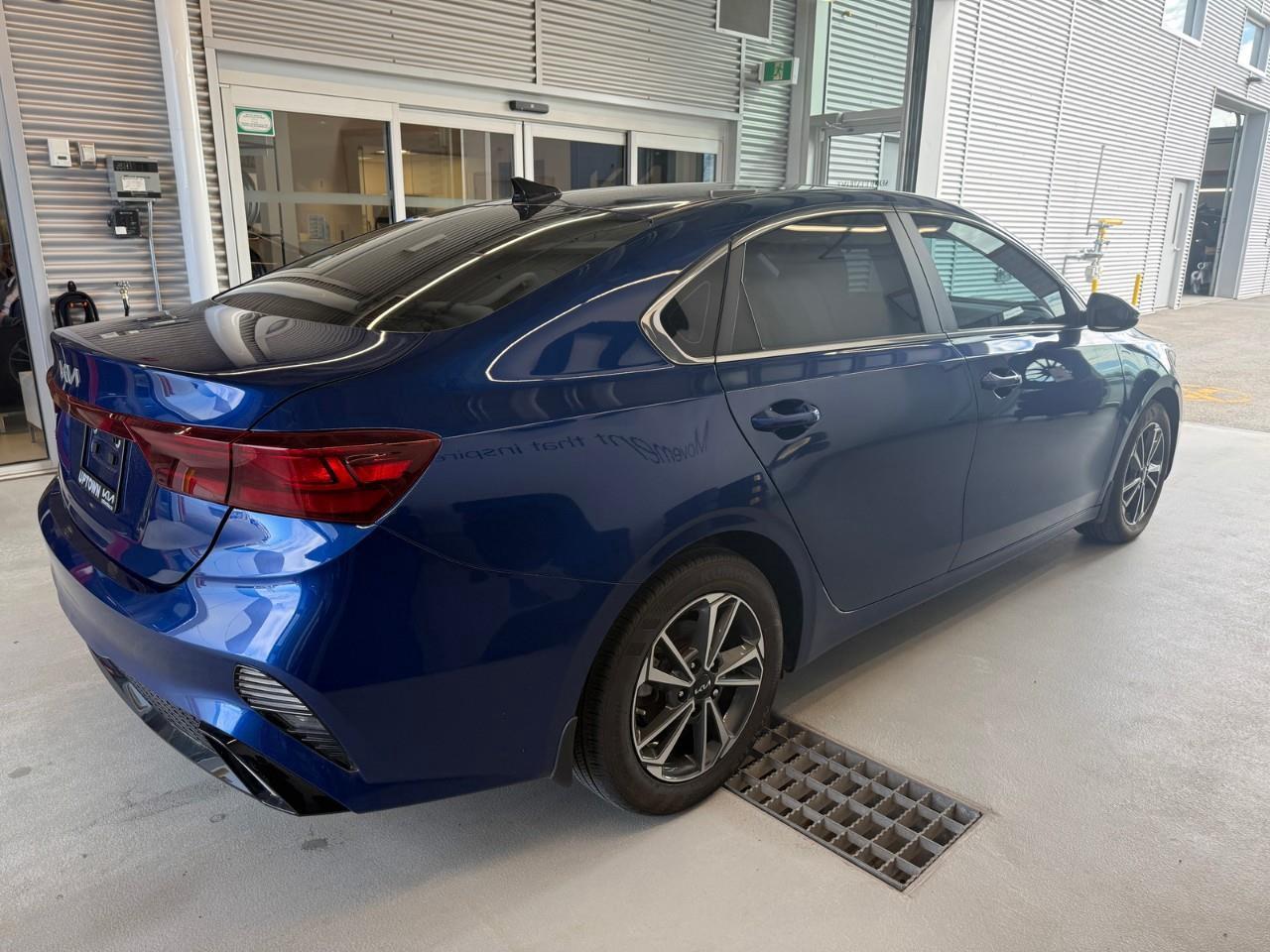 2023 Kia Forte EX 4dr Sedan Photo4