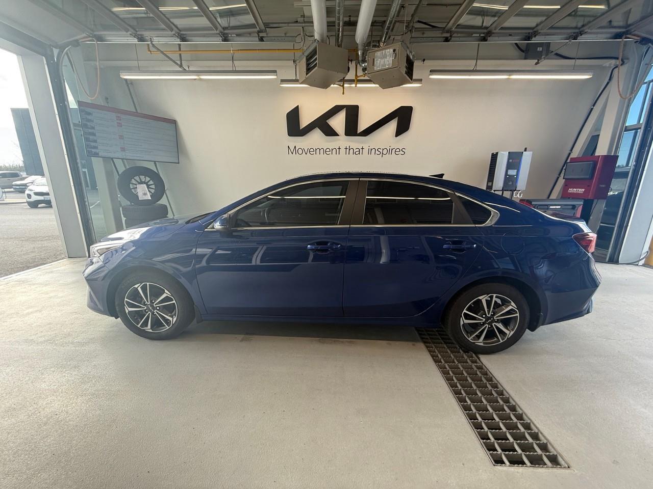 2023 Kia Forte EX 4dr Sedan Photo