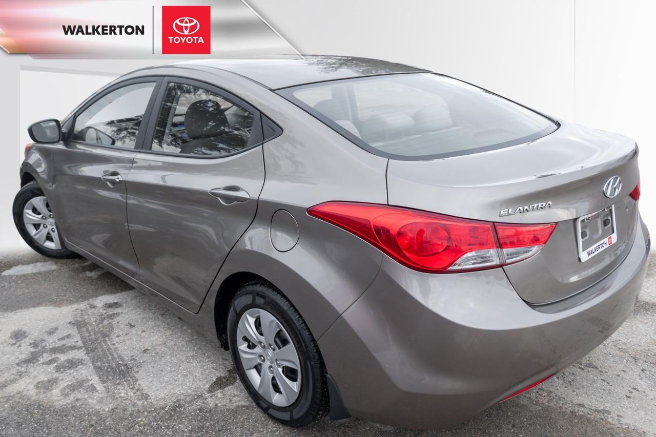 2013 Hyundai Elantra L (M6) 4dr Sedan Photo3