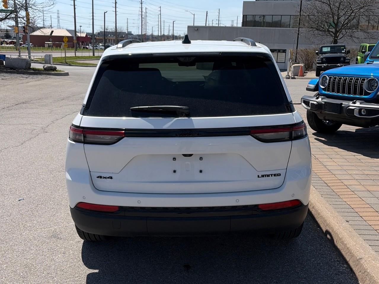 2025 Jeep Grand Cherokee Limited 4dr 4x4 Photo3