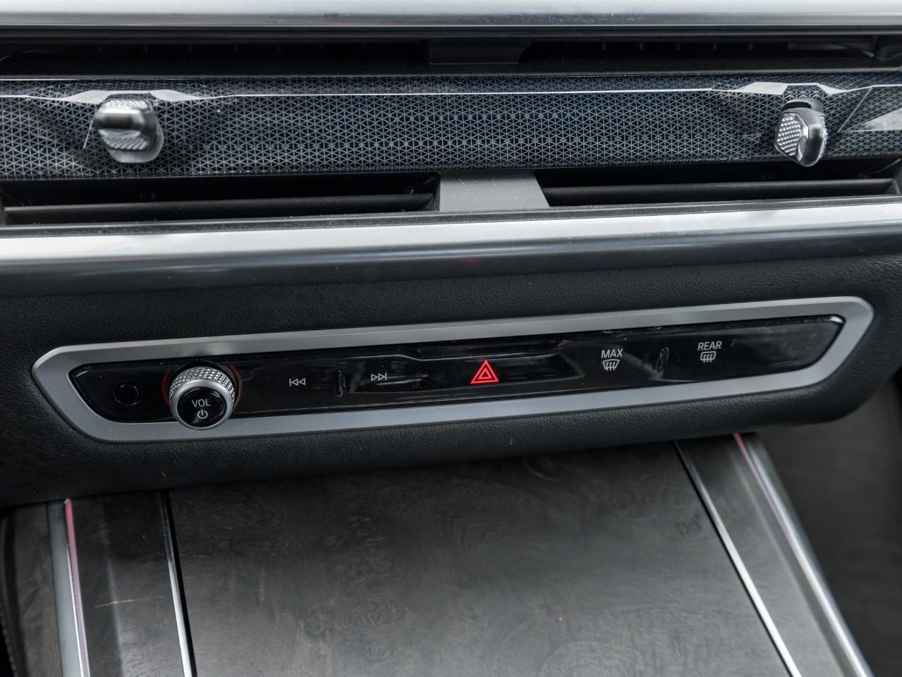 2024 BMW X7 xDrive40i 4dr All-Wheel Drive Sports Activity Vehicle Photo