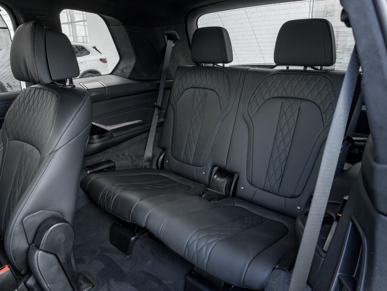 2024 BMW X7 xDrive40i 4dr All-Wheel Drive Sports Activity Vehicle Photo