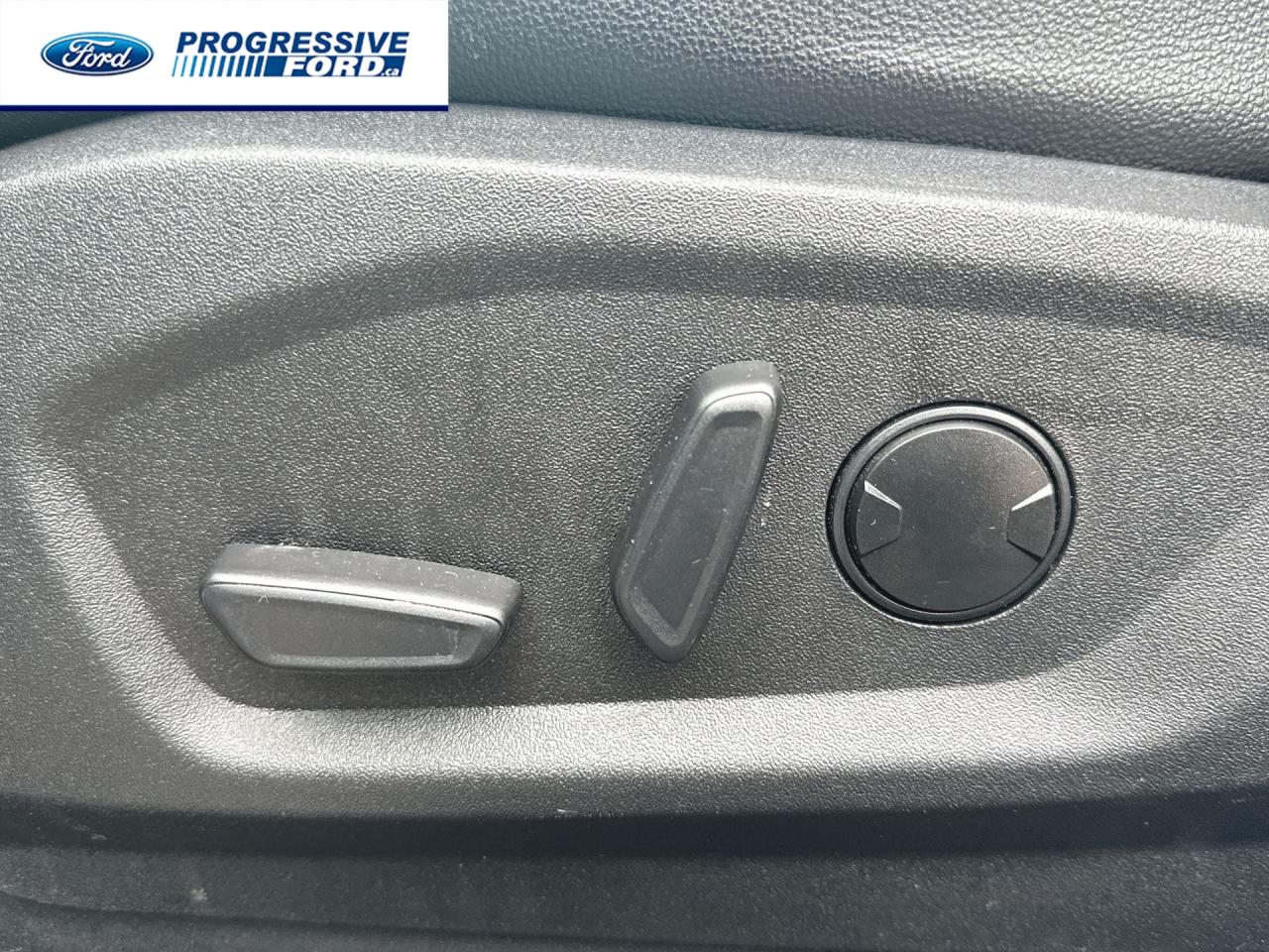 2023 Ford Edge TITANIUM 4DR ALL-WHEEL DRIVE Photo