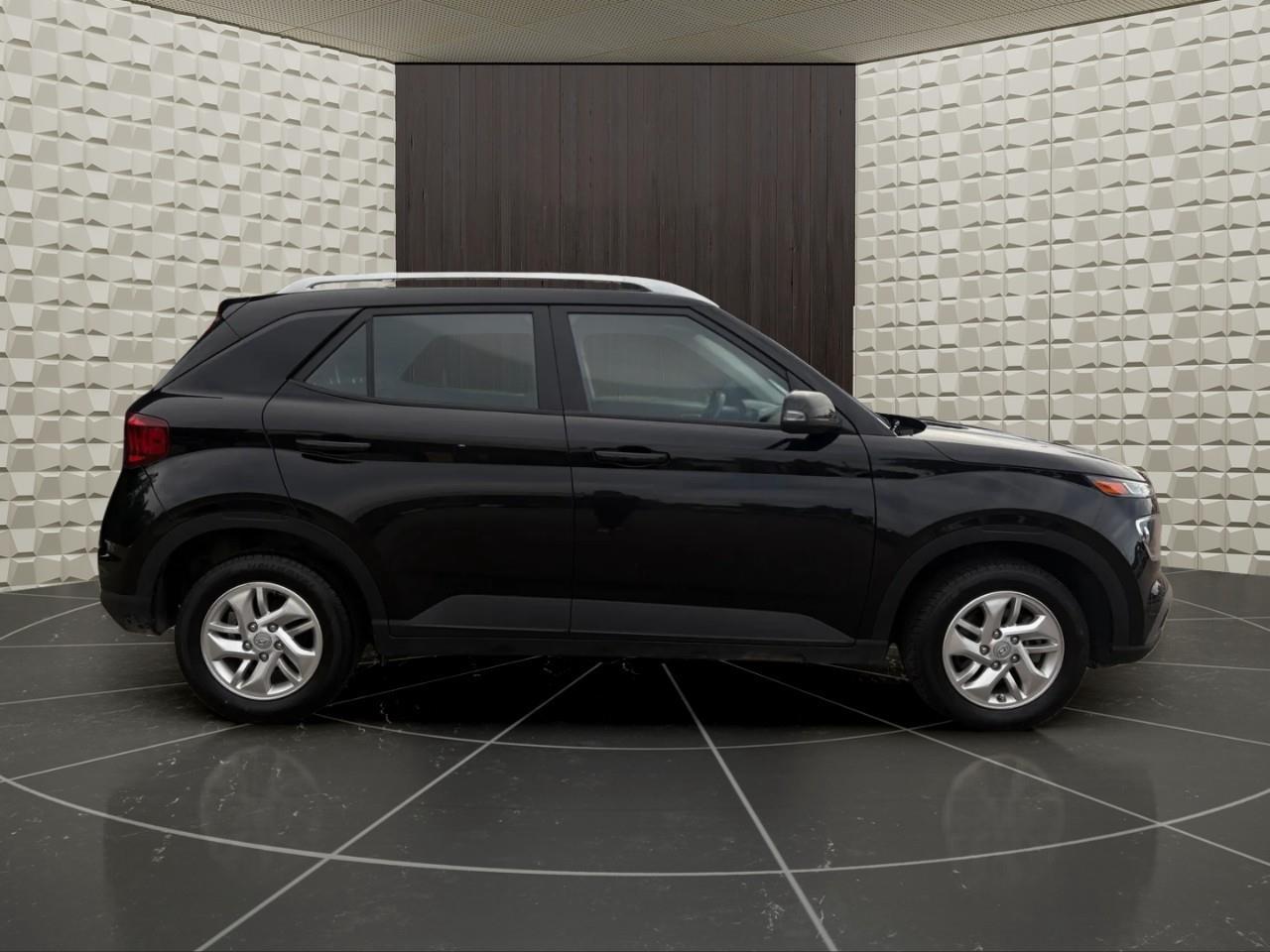 2022 Hyundai Venue  Photo