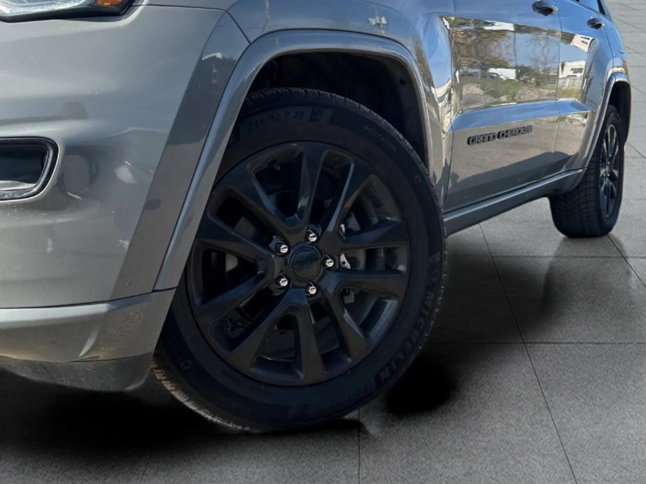 2020 Jeep Grand Cherokee Laredo 4dr 4x4 Photo