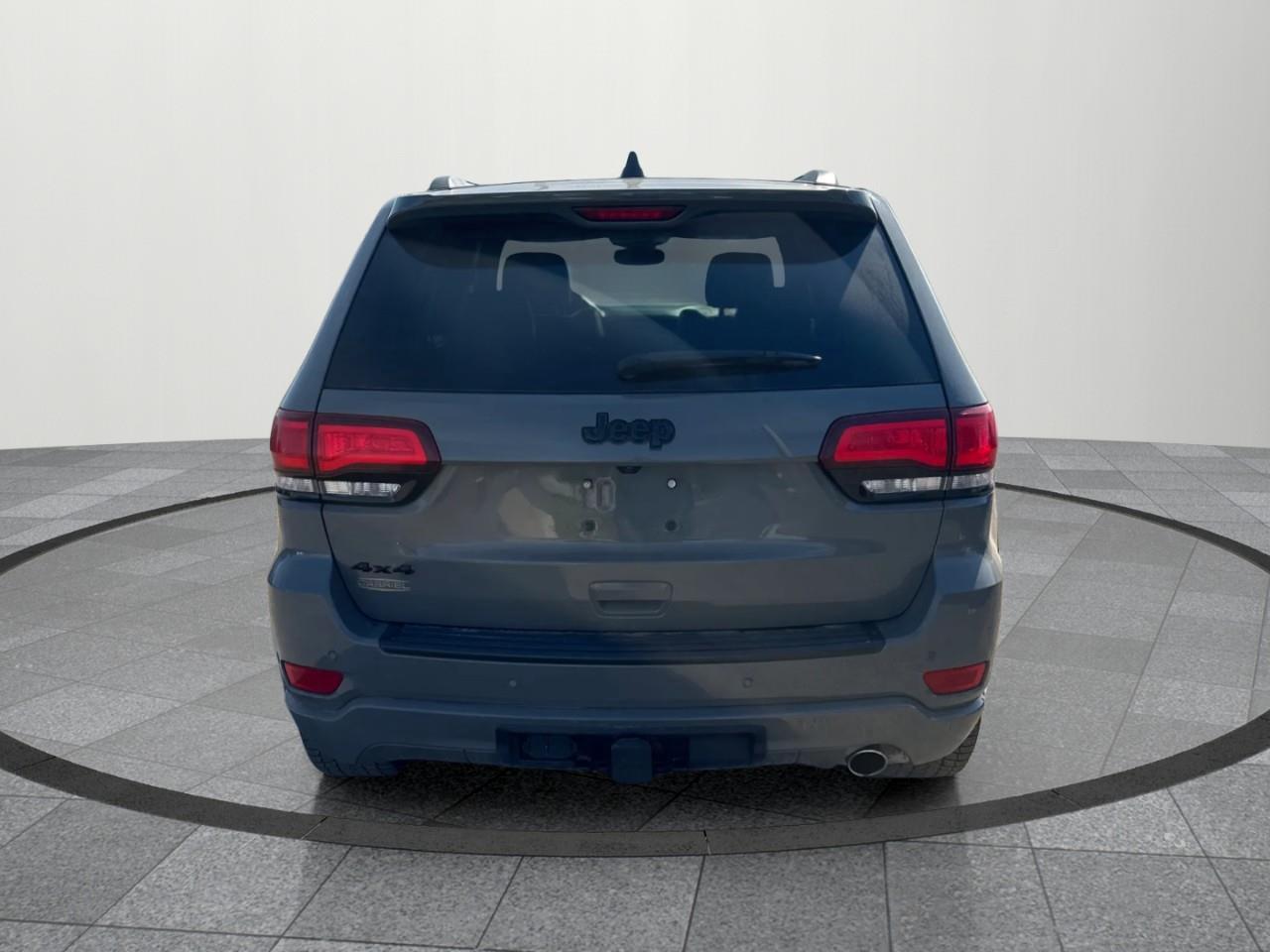 2020 Jeep Grand Cherokee Laredo 4dr 4x4 Photo4