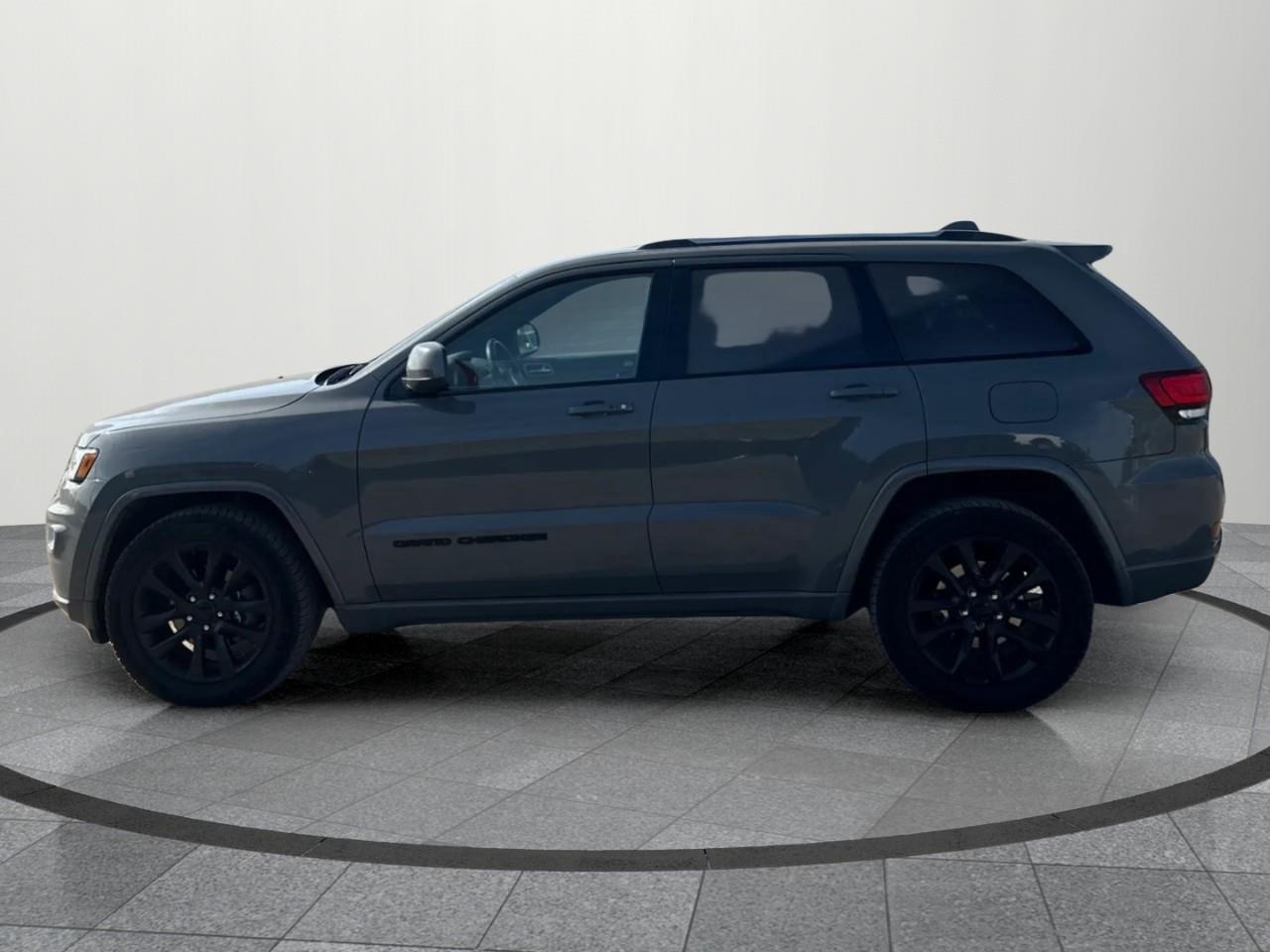 2020 Jeep Grand Cherokee Laredo 4dr 4x4 Photo