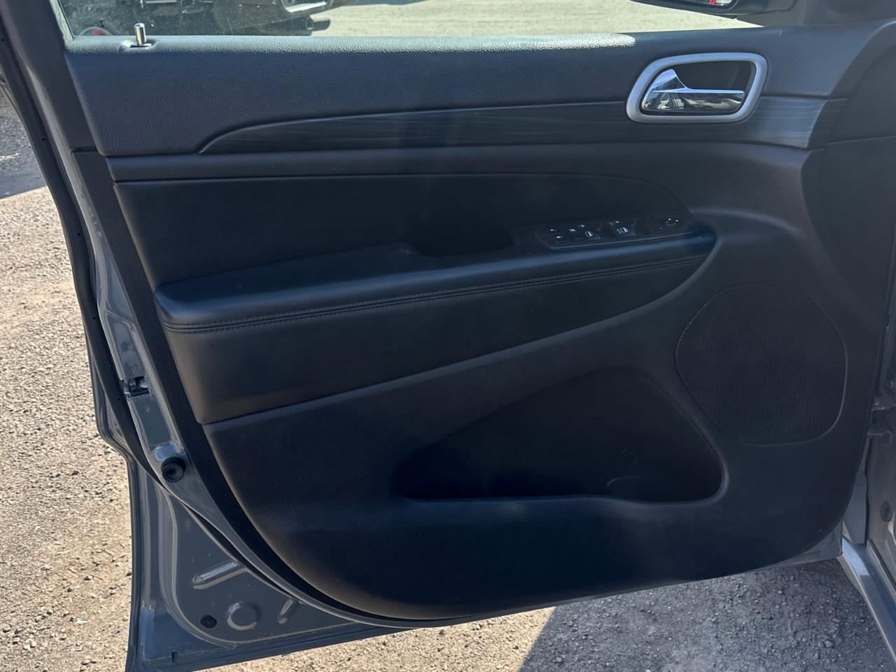 2020 Jeep Grand Cherokee Laredo 4dr 4x4 Photo