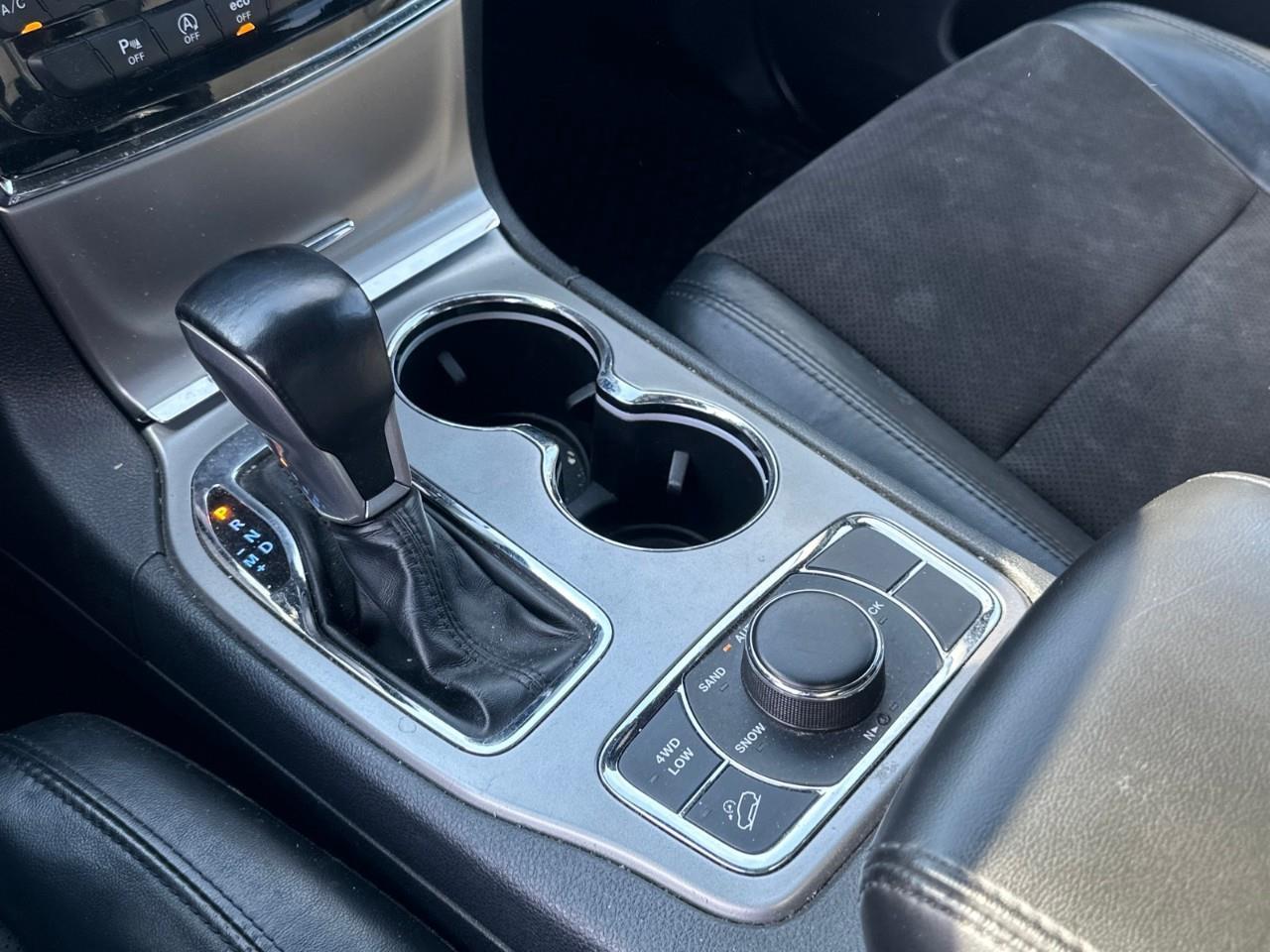 2020 Jeep Grand Cherokee Laredo 4dr 4x4 Photo