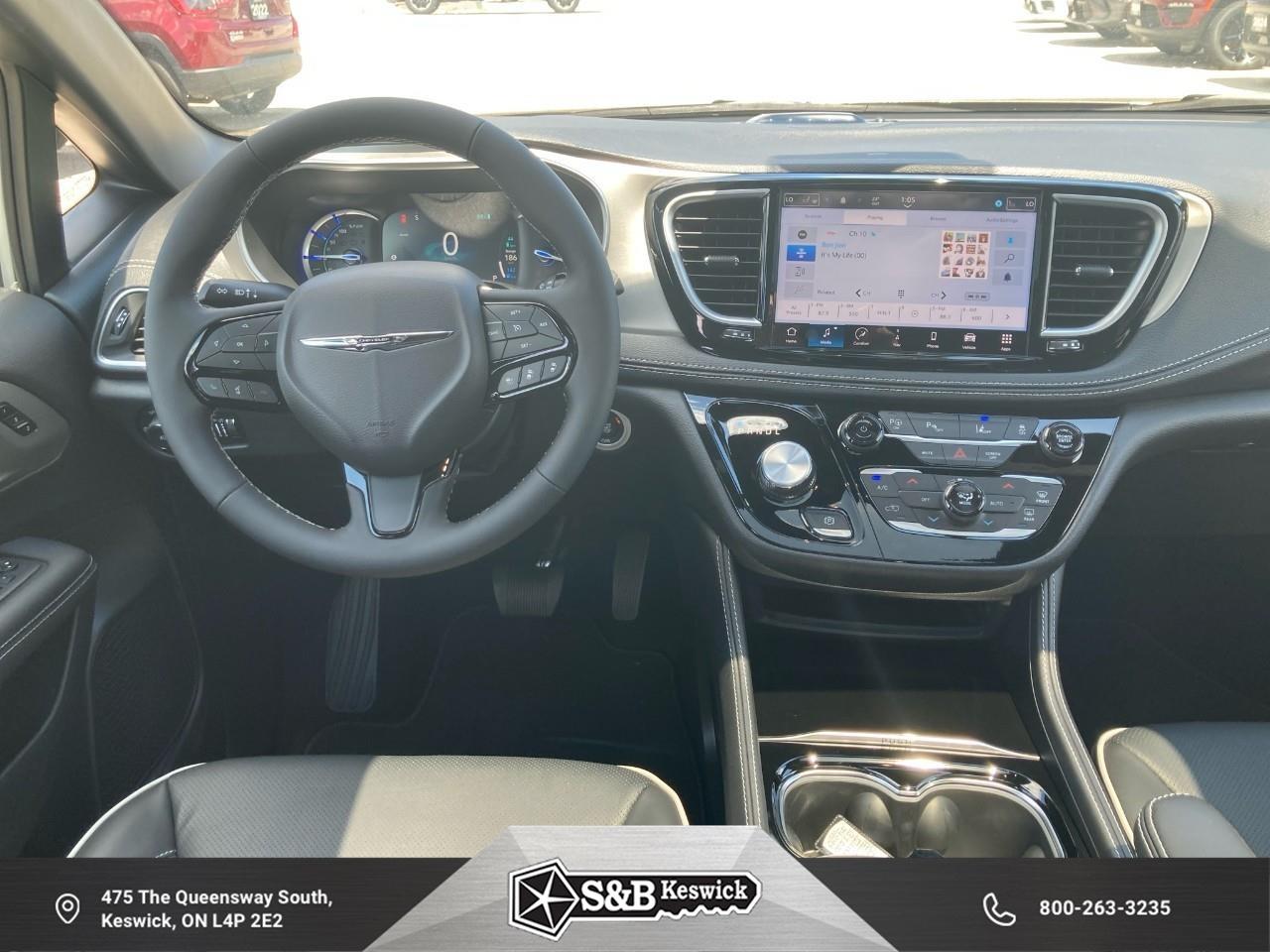 2024 Chrysler Pacifica Hybrid Select Passenger Van Photo