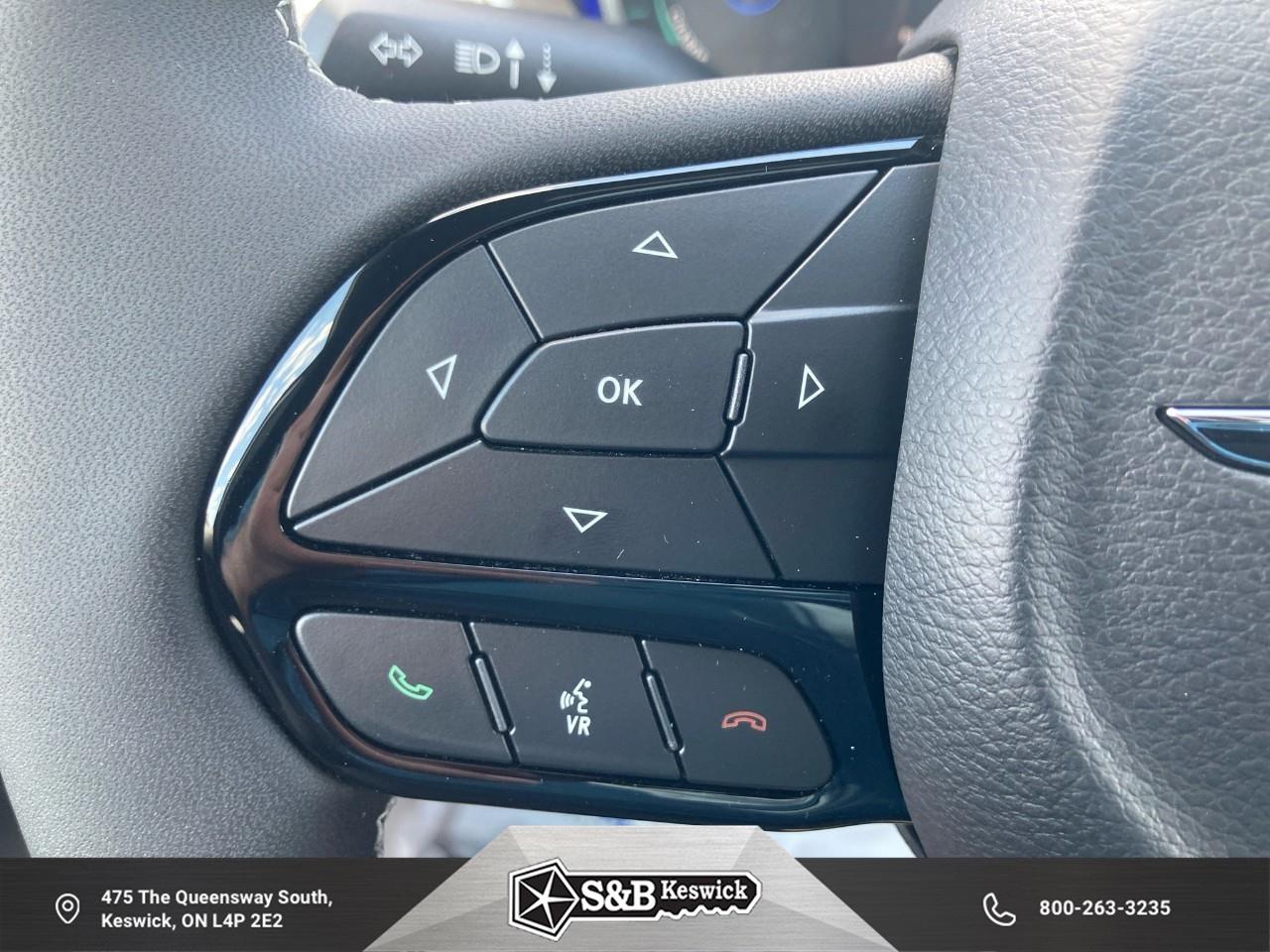 2024 Chrysler Pacifica Hybrid Select Passenger Van Photo