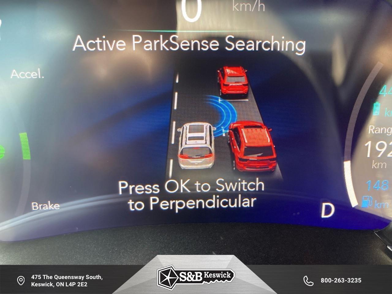 2024 Chrysler Pacifica Hybrid Select Passenger Van Photo