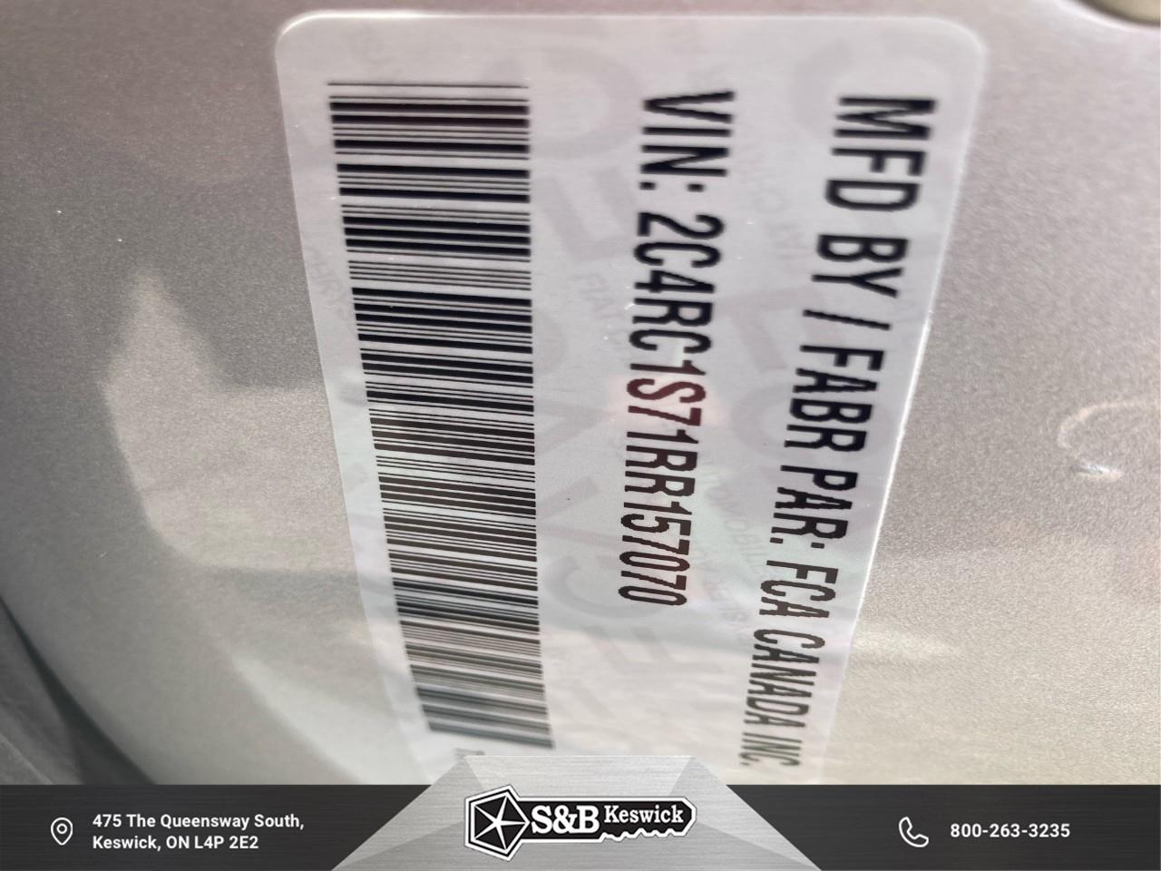 2024 Chrysler Pacifica Hybrid Select Passenger Van Photo