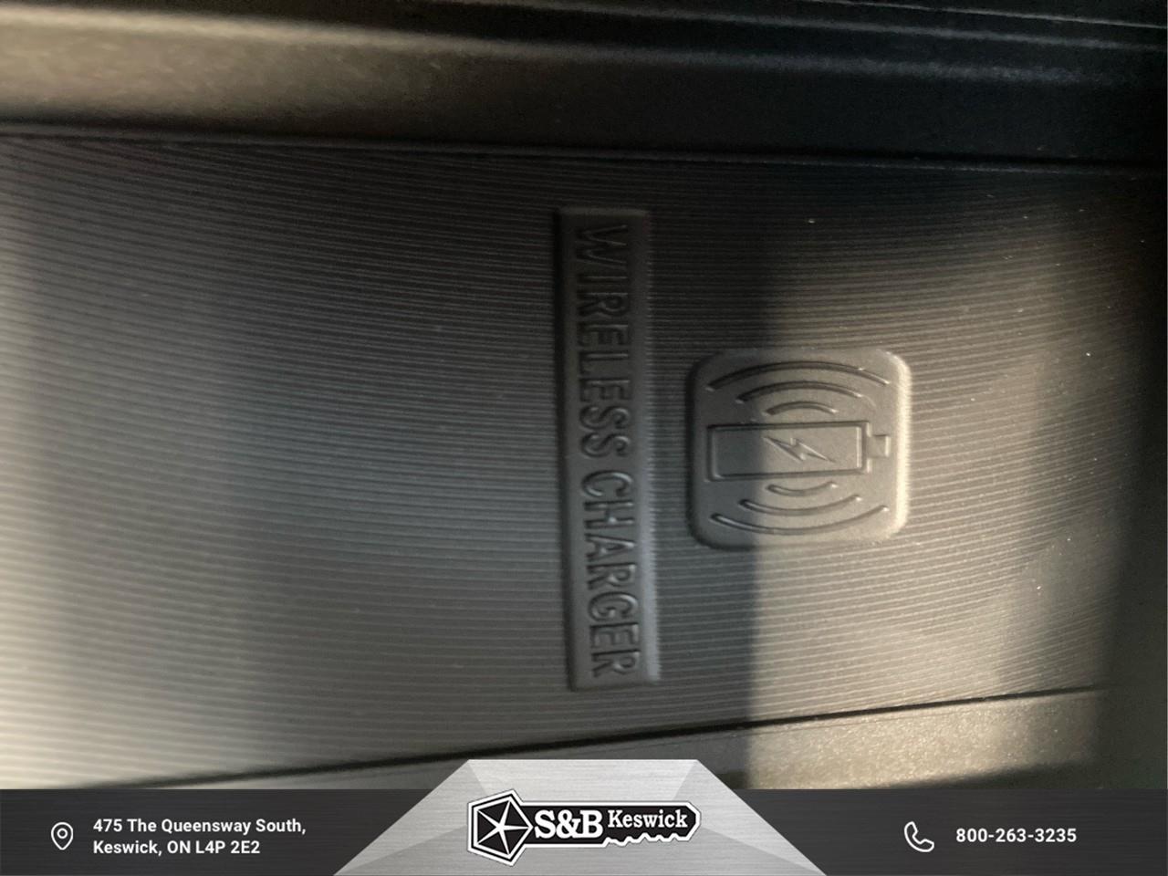 2024 Chrysler Pacifica Hybrid Select Passenger Van Photo