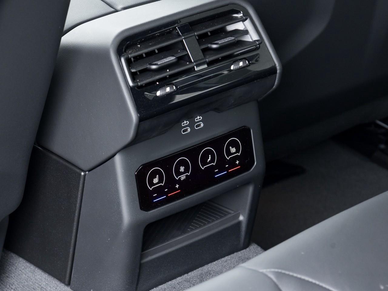 2025 BMW M5 Base 4dr All-Wheel Drive Sedan Photo