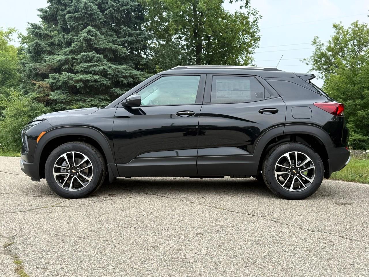 2026 Chevrolet TrailBlazer LT 4dr All-Wheel Drive Photo2