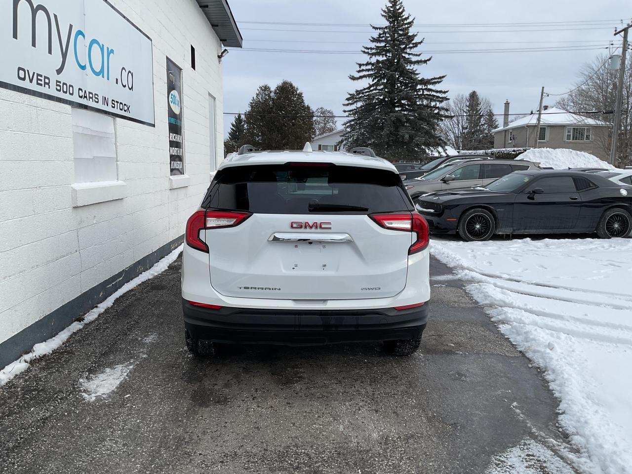 2023 GMC Terrain SLE All-wheel Drive Photo3