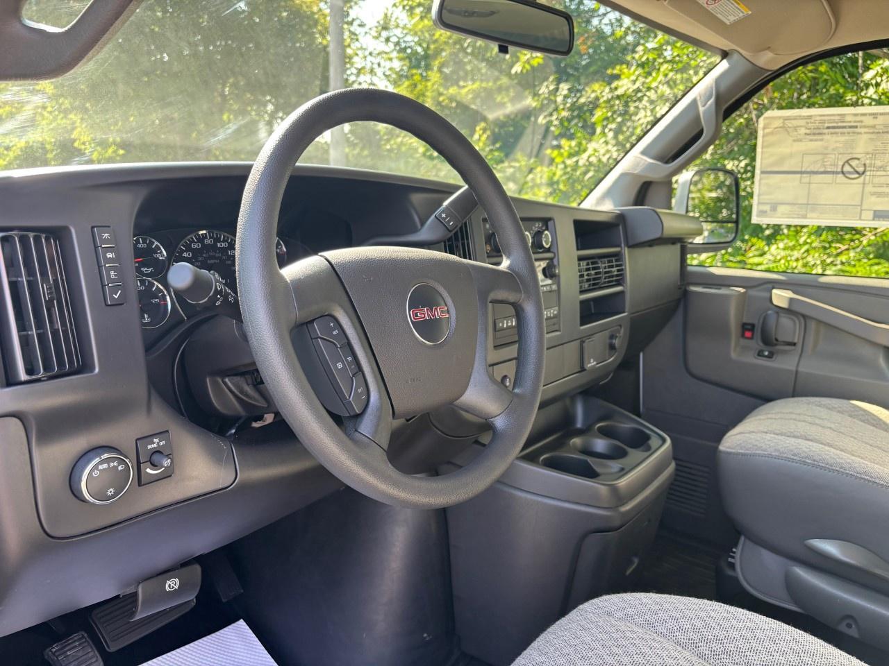 2025 GMC Savana Cargo Van 3500 Extended Wheelbase Rear-Wheel Drive Photo