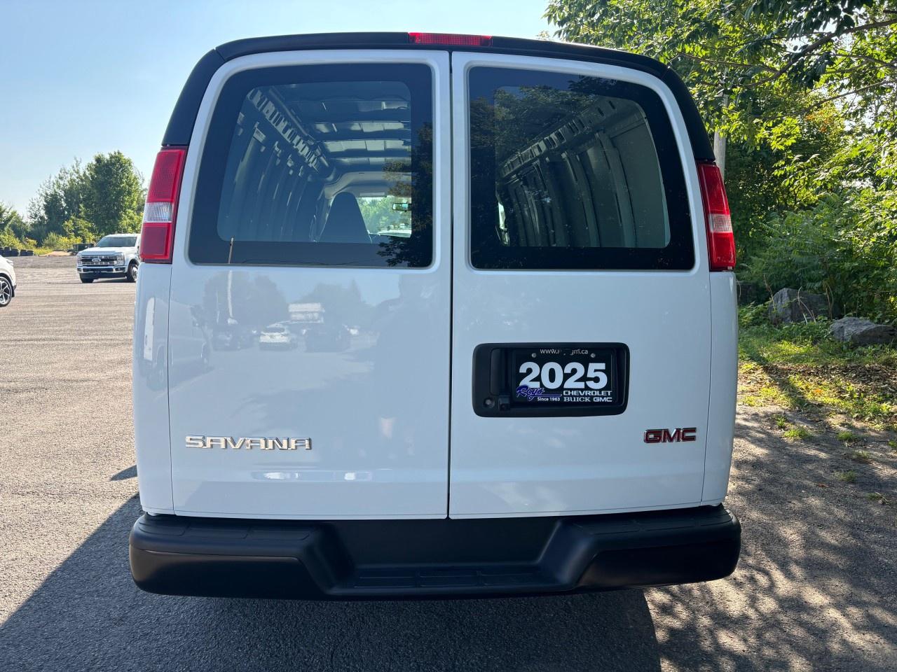 2025 GMC Savana Cargo Van 3500 Extended Wheelbase Rear-Wheel Drive Photo